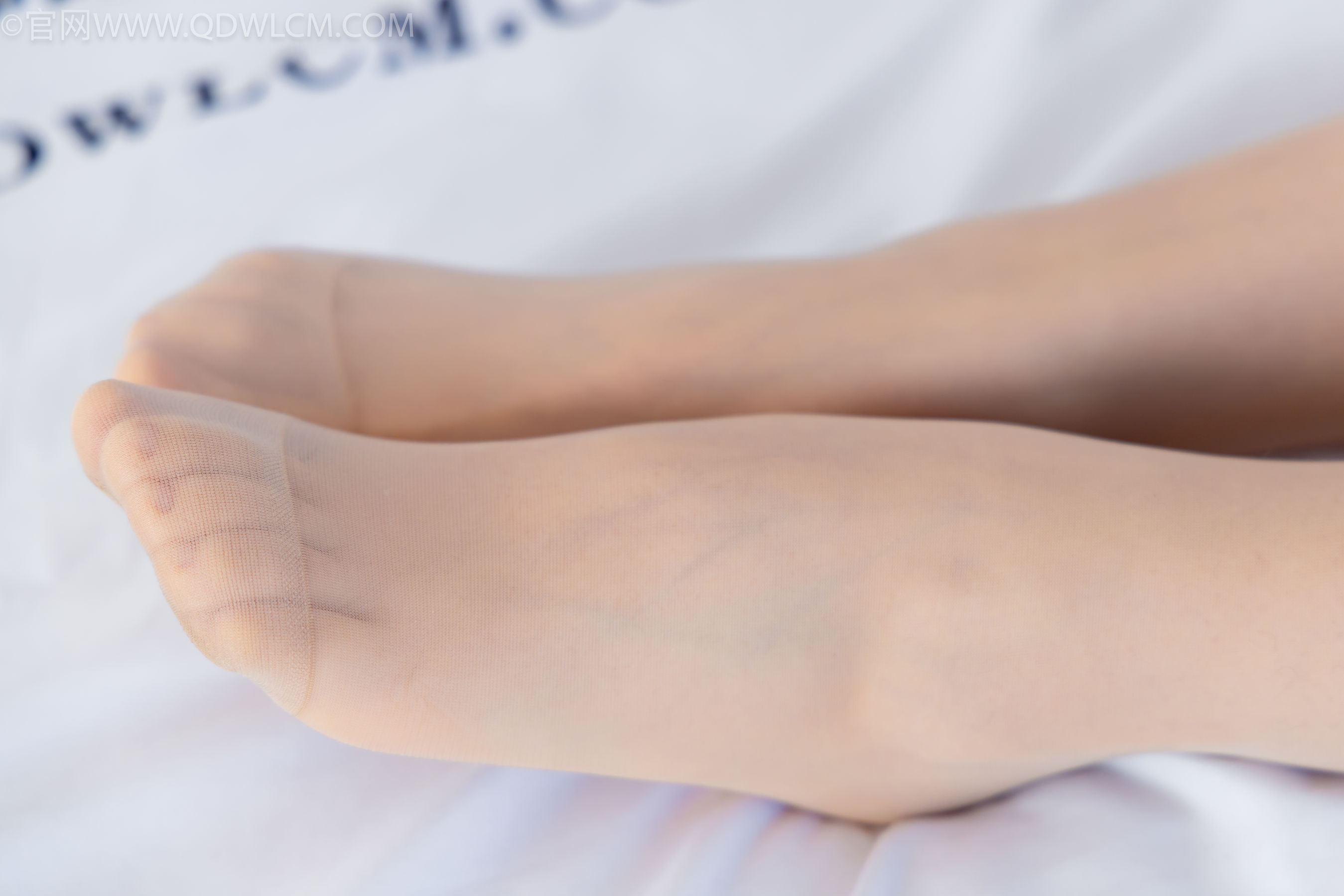 物恋传媒 No.2335 美兔 - 布鞋、长靴、白棉袜、薄肉丝/(227P)