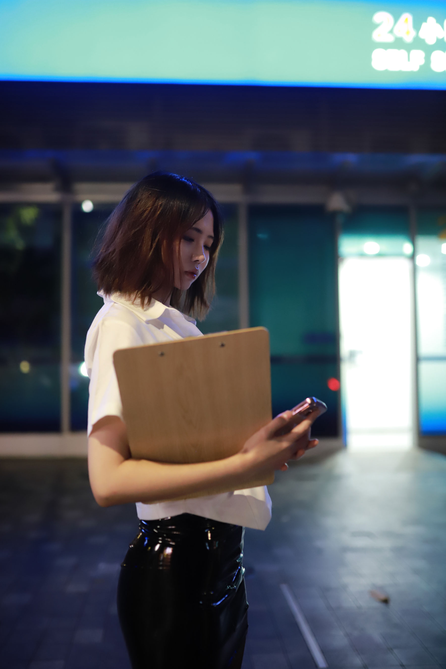 上杉绘梨落 - 被人跟踪/(101P)