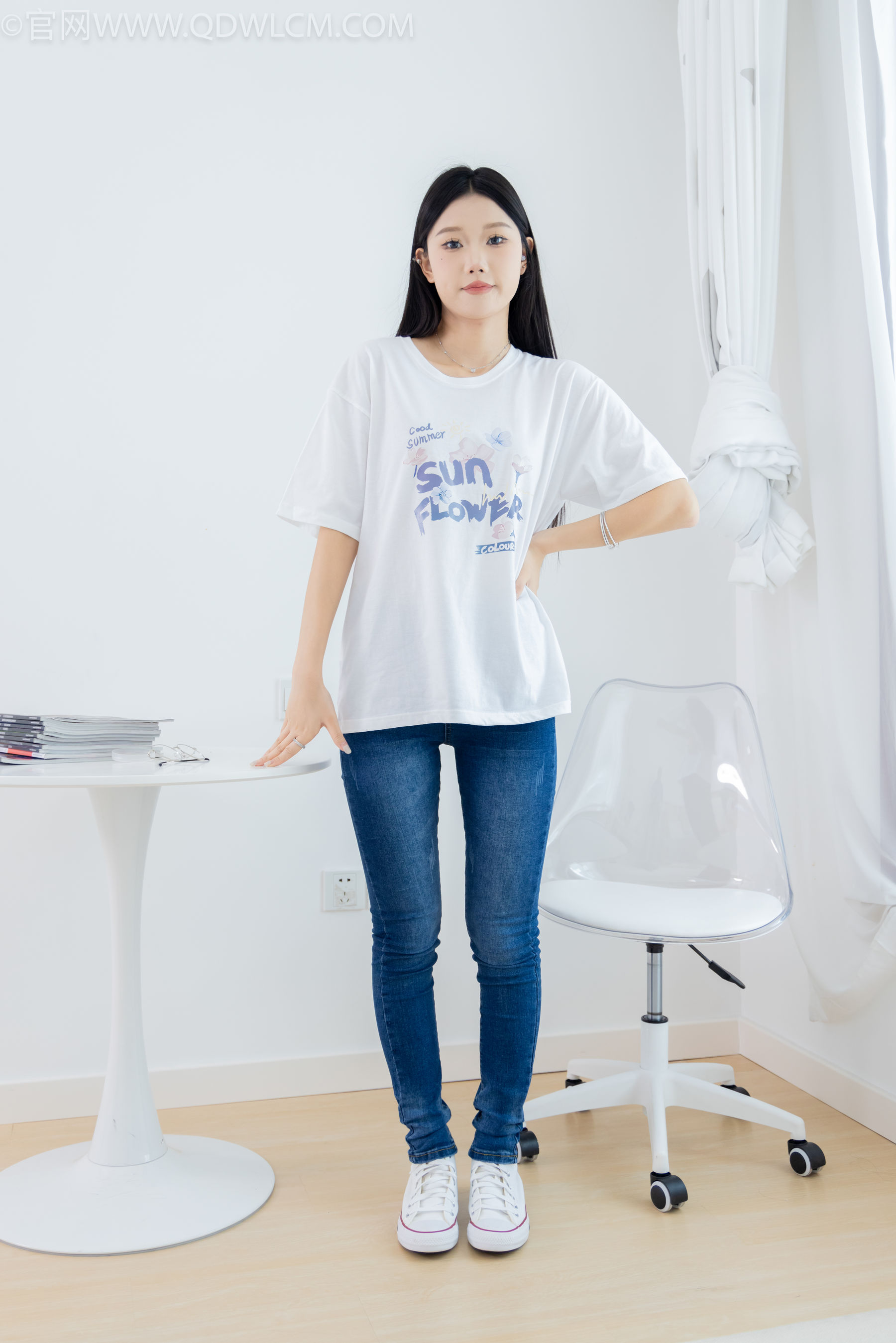 物恋传媒 No.2329 小竹 - 帆布鞋、白船袜、肚子疼揉肚子剧情/(158P)