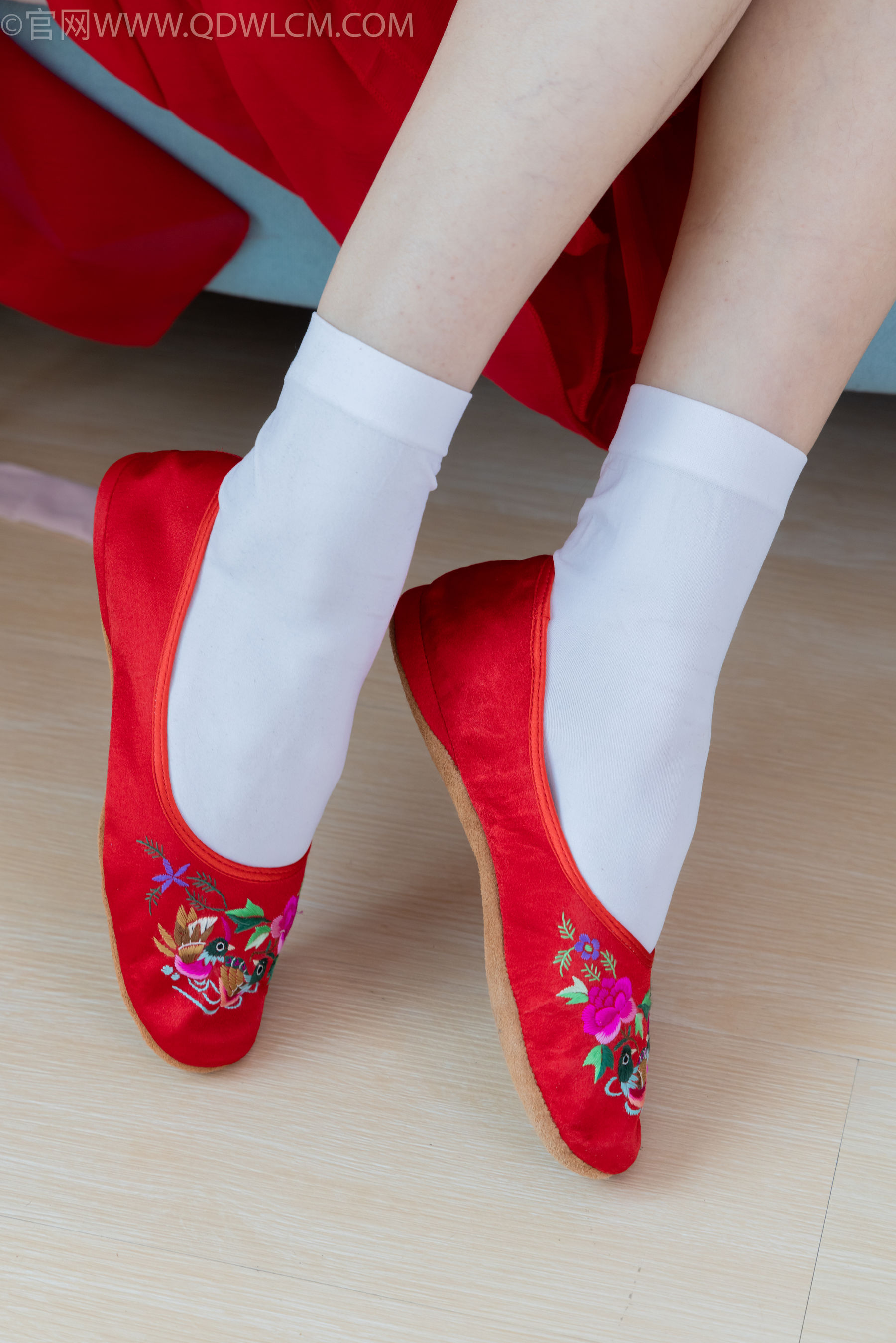 物恋传媒 No.2328 绒绒 - 汉服、布鞋、白棉袜、红色船袜/(174P)