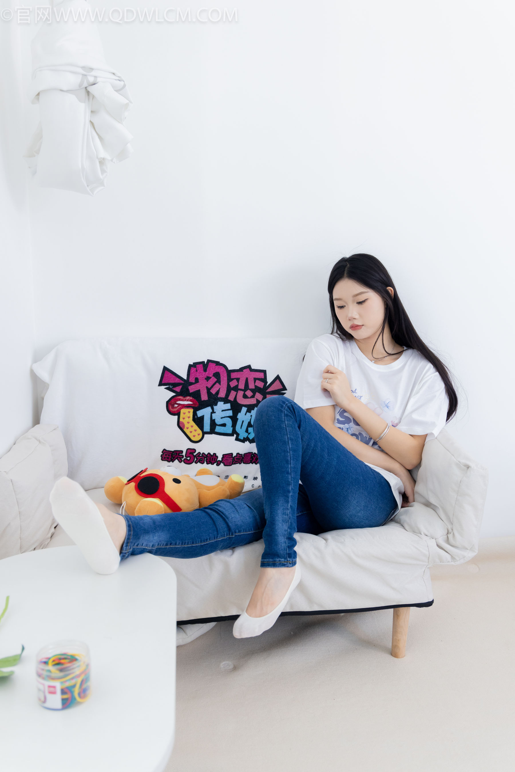 物恋传媒 No.2329 小竹 - 帆布鞋、白船袜、肚子疼揉肚子剧情/(158P)