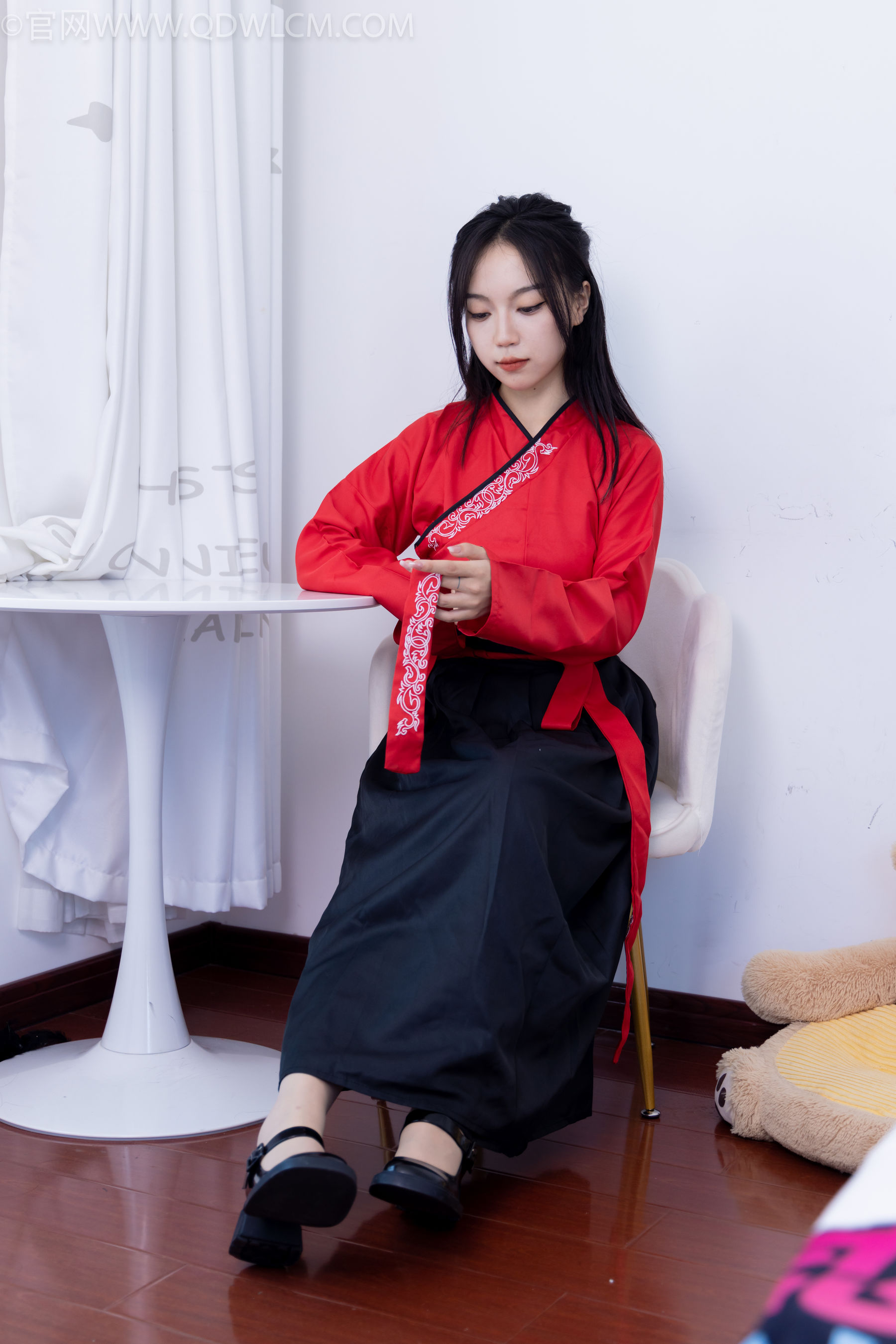 物恋传媒 No.2330 纱纱 - 汉服、皮鞋、白棉袜、薄肉丝/(219P)