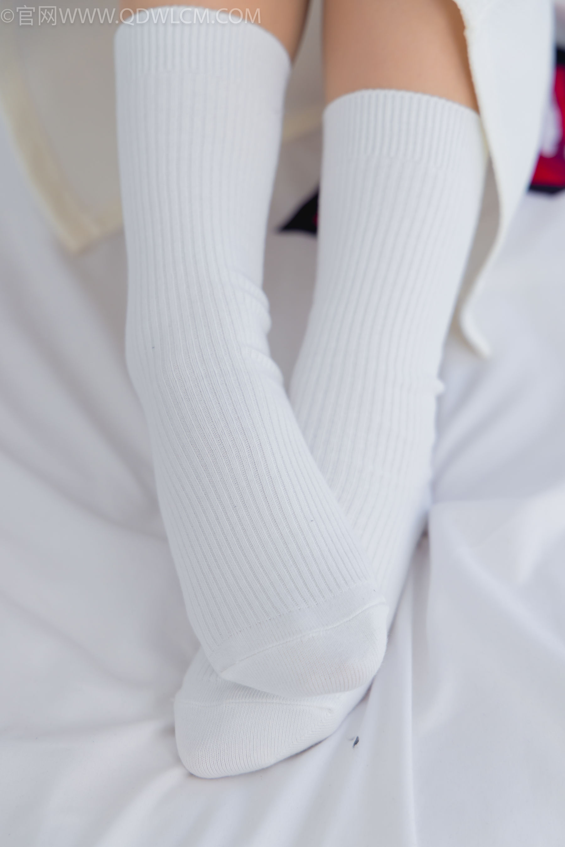 物恋传媒 No.2335 美兔 - 布鞋、长靴、白棉袜、薄肉丝/(227P)