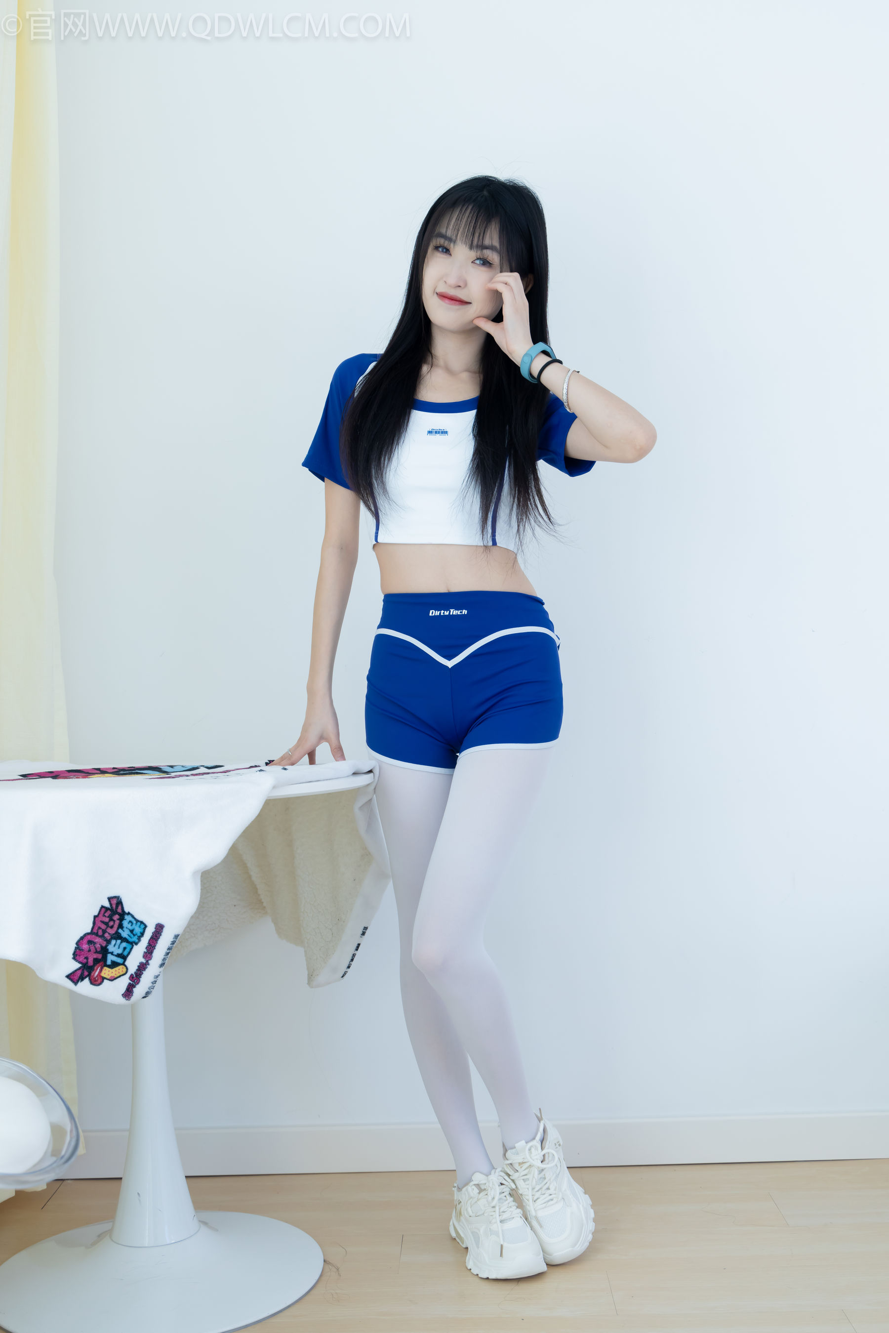 物恋传媒 No.2334 嘉木 - 运动鞋、厚白丝、裸足、裸足/(242P)