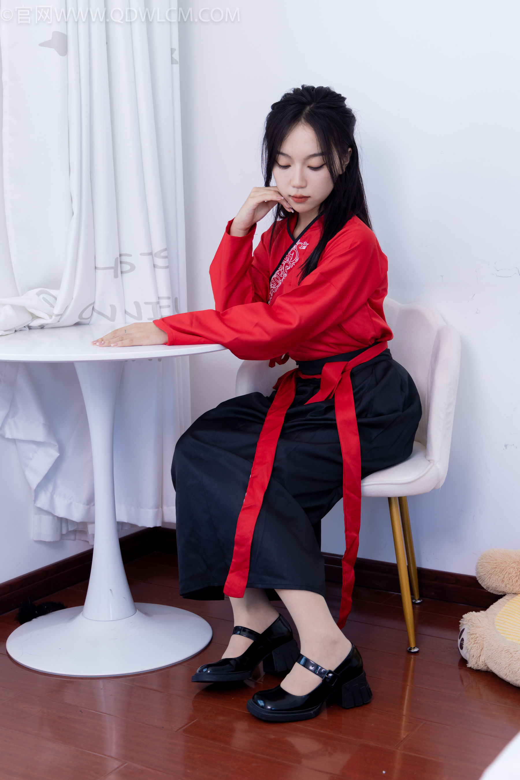 物恋传媒 No.2330 纱纱 - 汉服、皮鞋、白棉袜、薄肉丝/(219P)