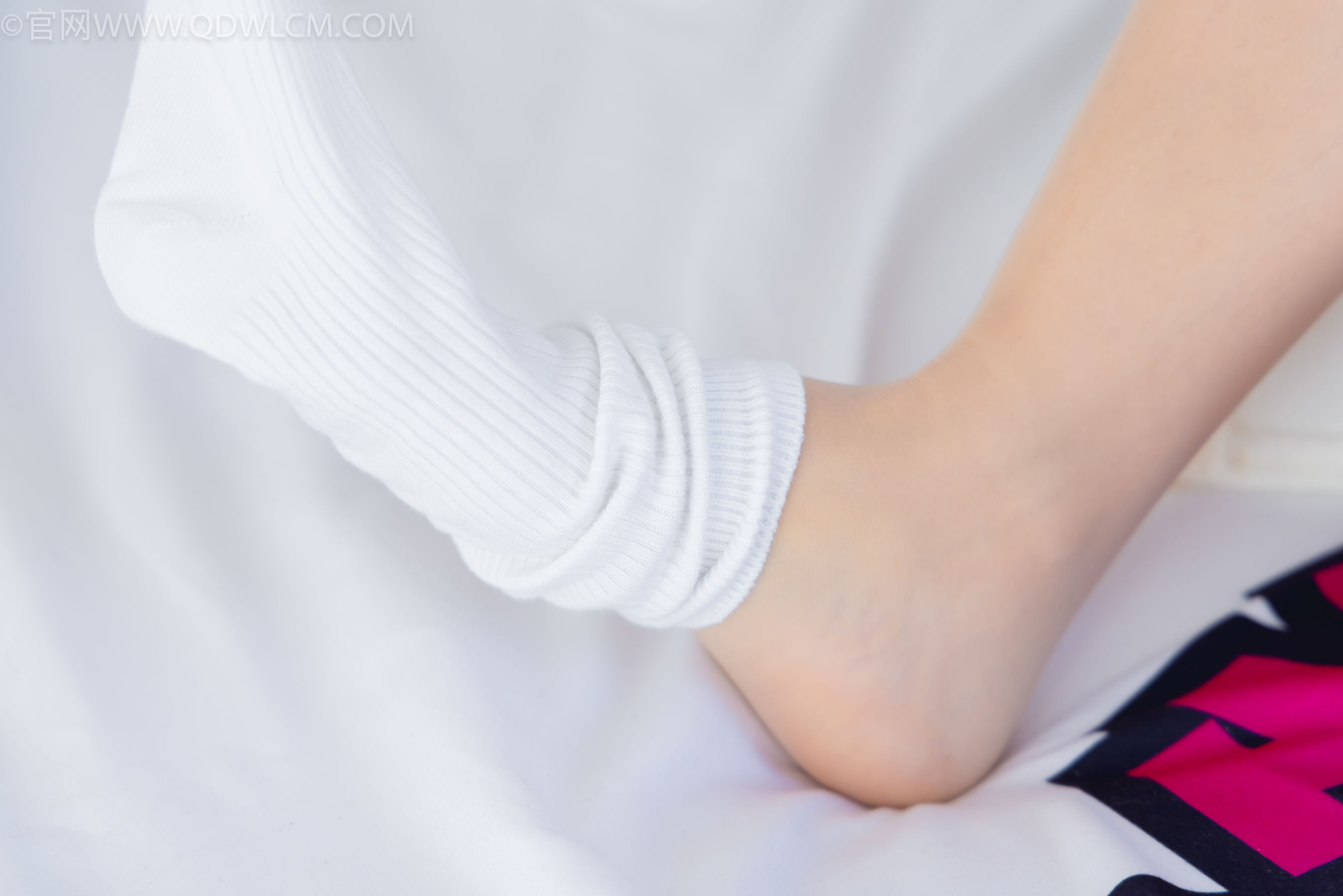 物恋传媒 No.2335 美兔 - 布鞋、长靴、白棉袜、薄肉丝/(227P)