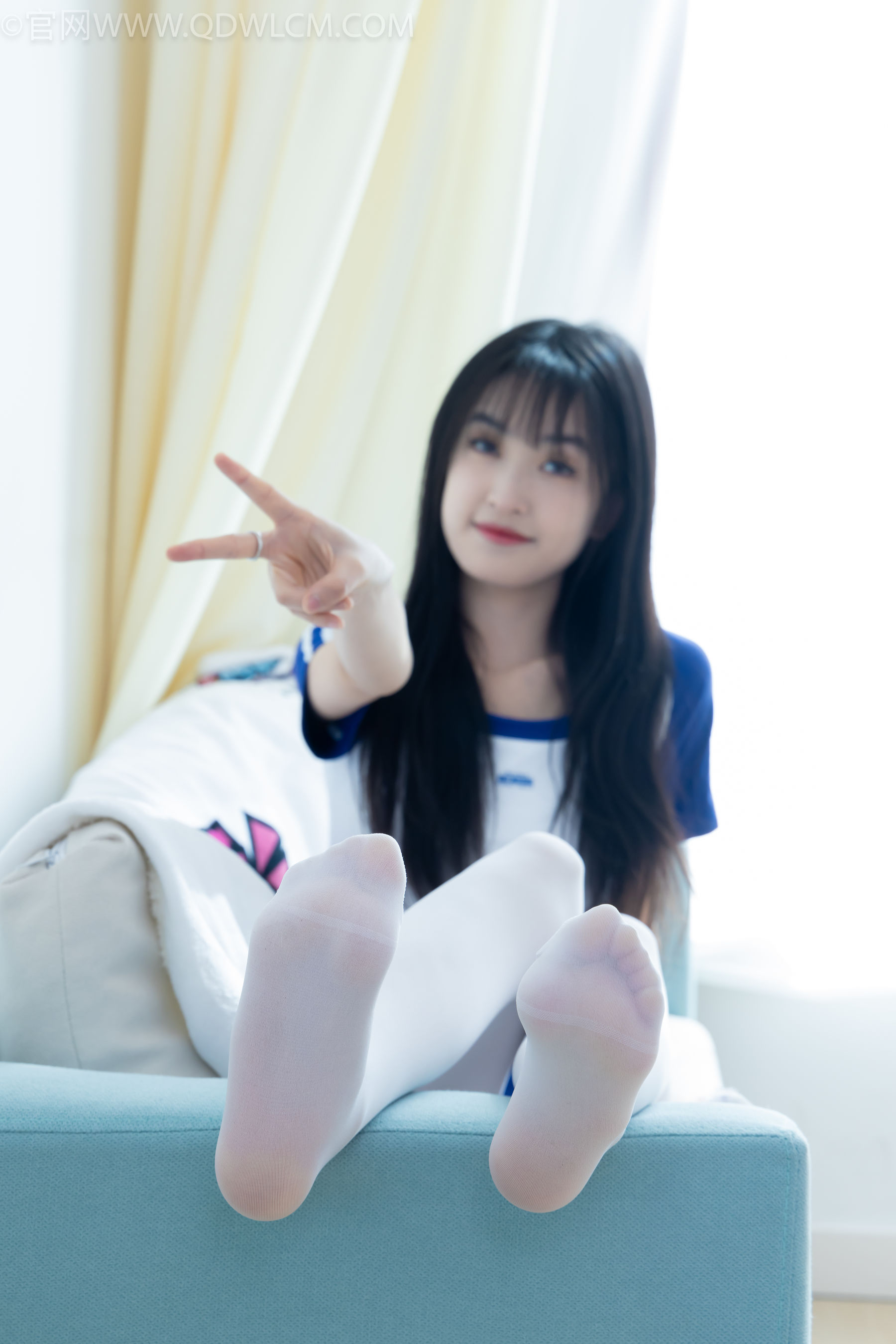 物恋传媒 No.2334 嘉木 - 运动鞋、厚白丝、裸足、裸足/(242P)