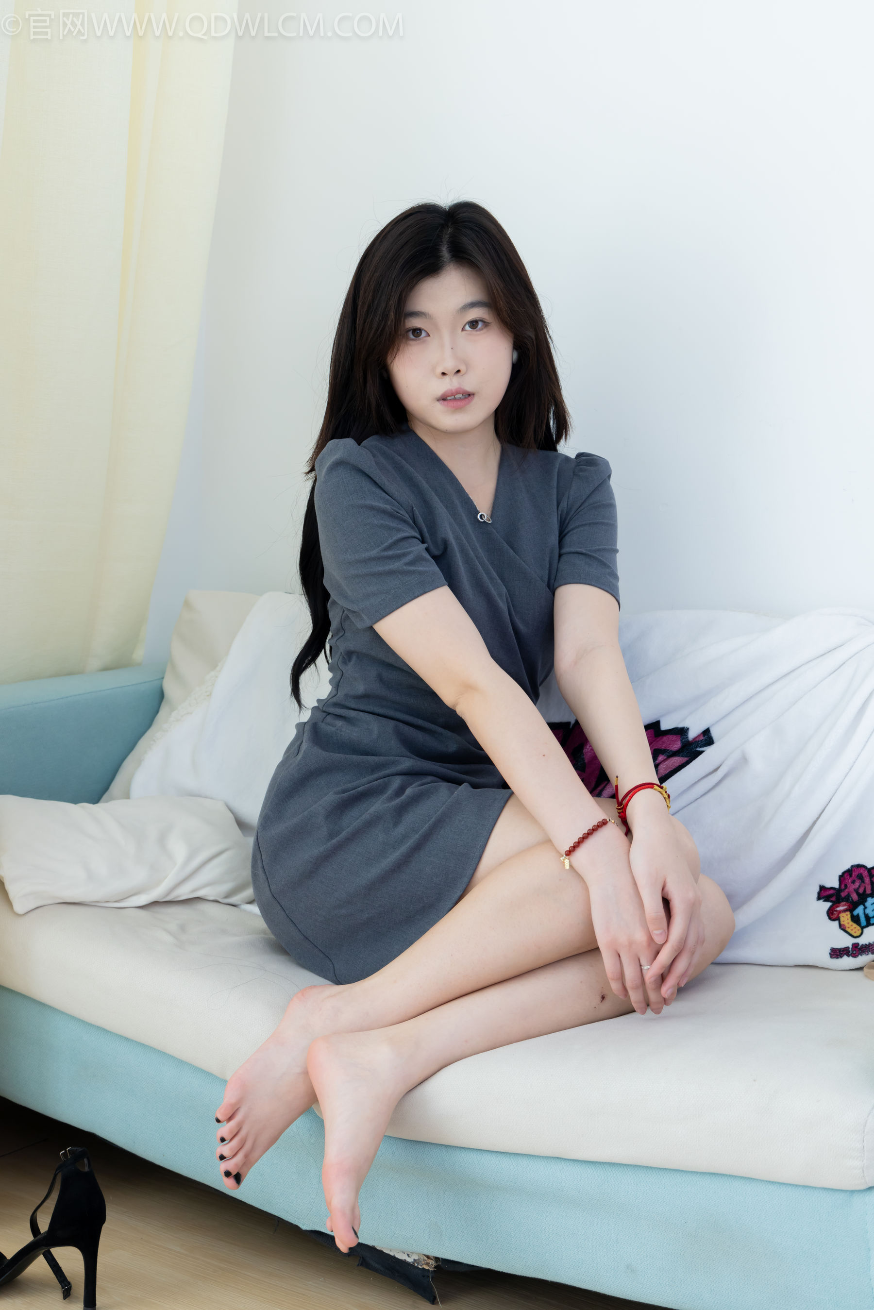 物恋传媒 No.2336 樱桃 - 三双高跟鞋、薄肉丝、裸足/(164P)