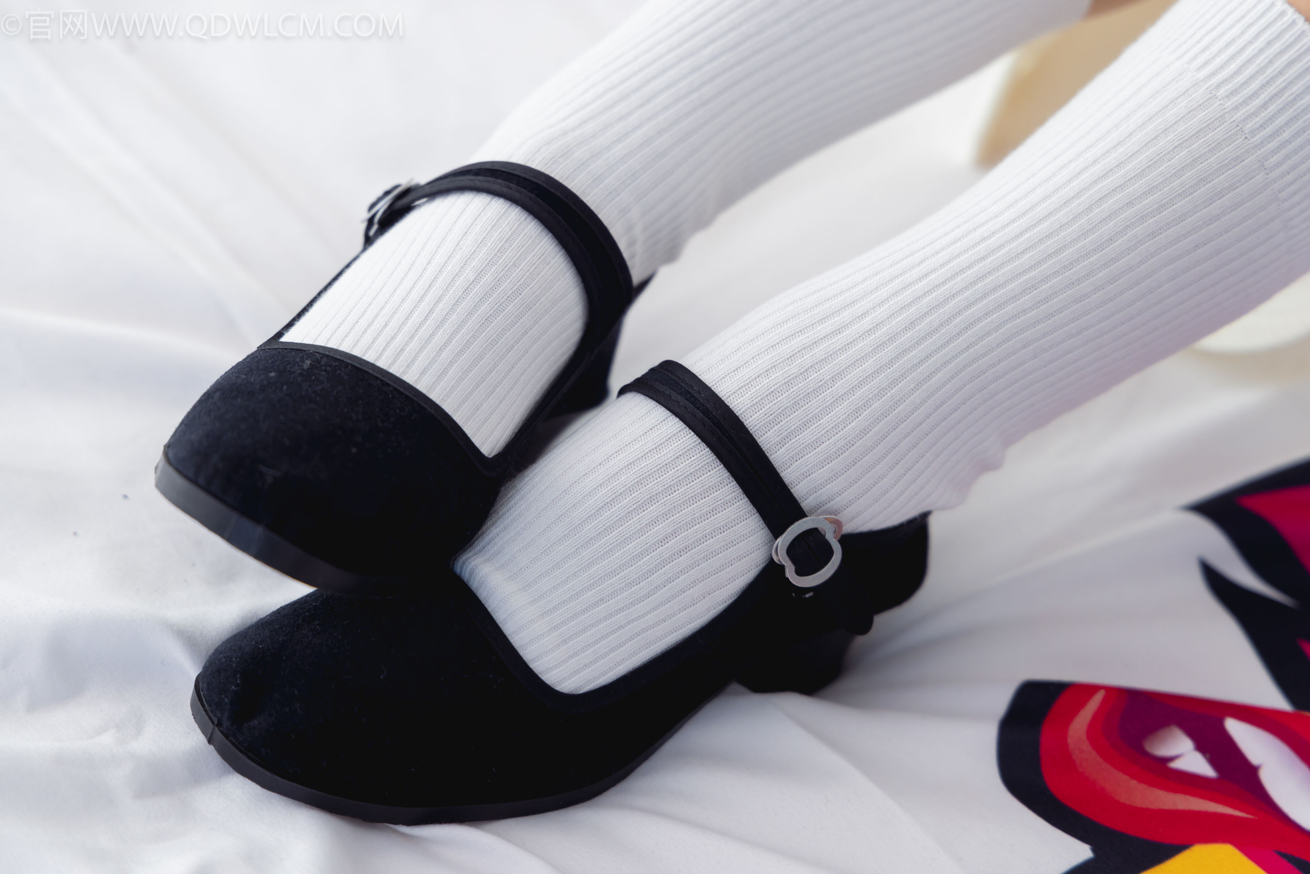 物恋传媒 No.2335 美兔 - 布鞋、长靴、白棉袜、薄肉丝/(227P)