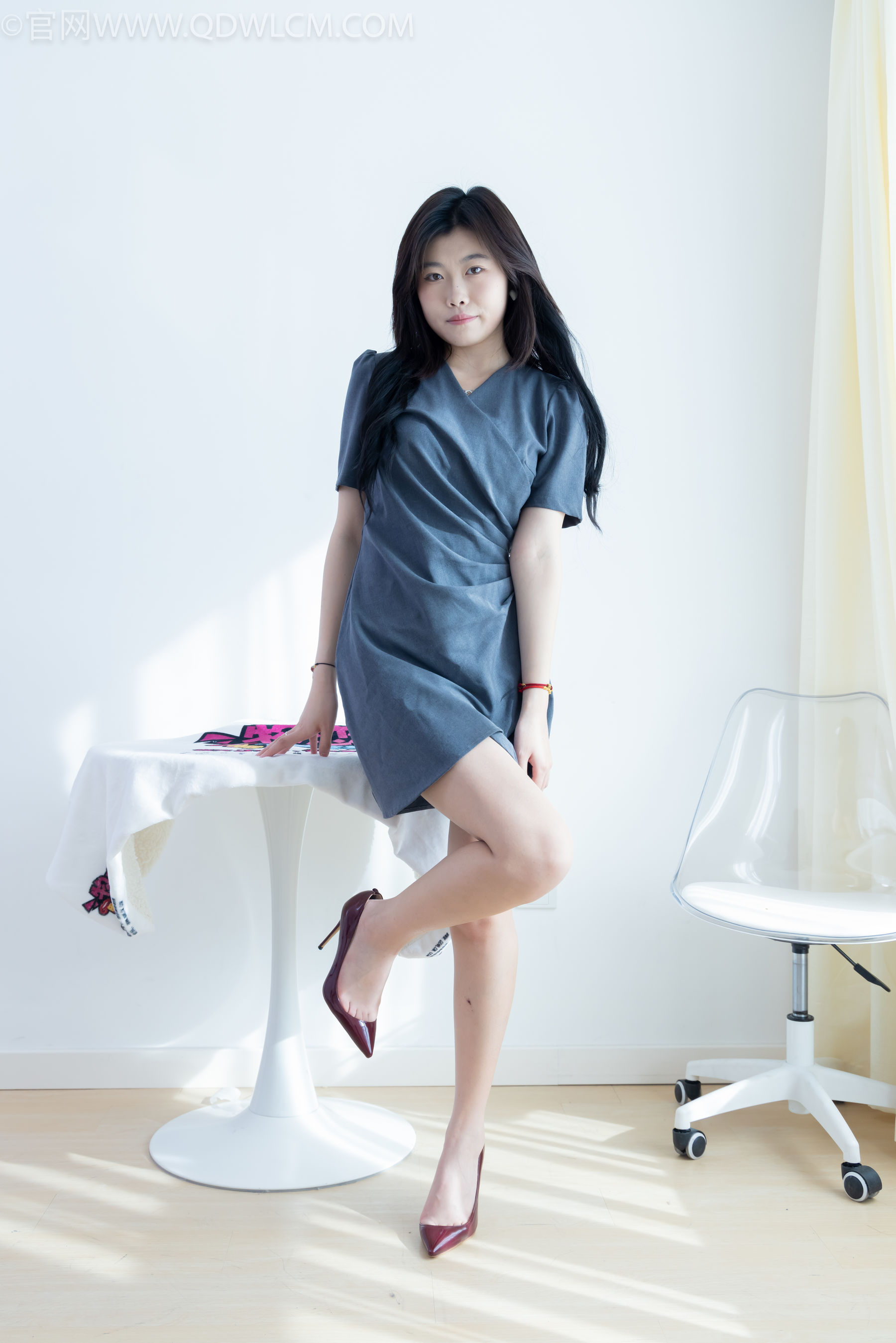 物恋传媒 No.2336 樱桃 - 三双高跟鞋、薄肉丝、裸足/(164P)