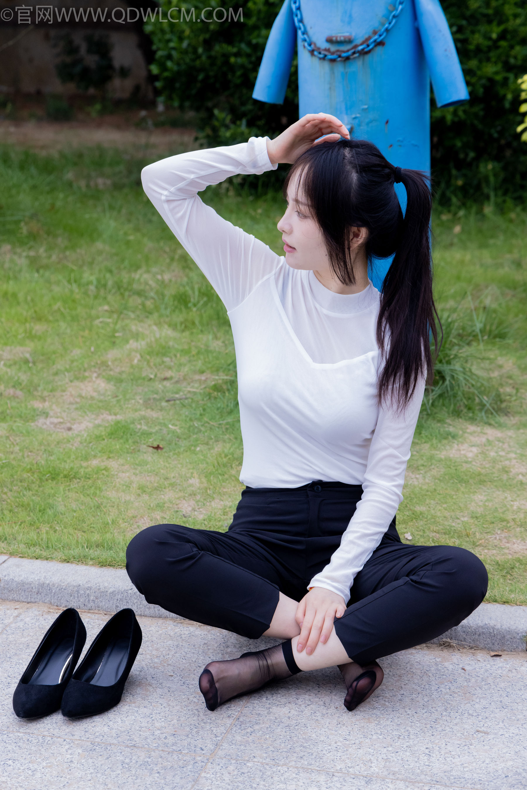 物恋传媒 No.2337 小酒 - 高跟鞋、短黑丝、短白丝/(315P)