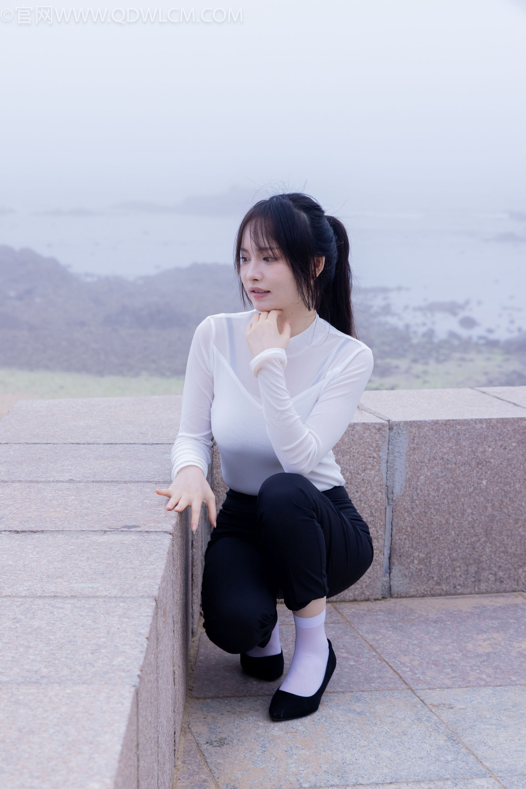 物恋传媒 No.2337 小酒 - 高跟鞋、短黑丝、短白丝/(315P)