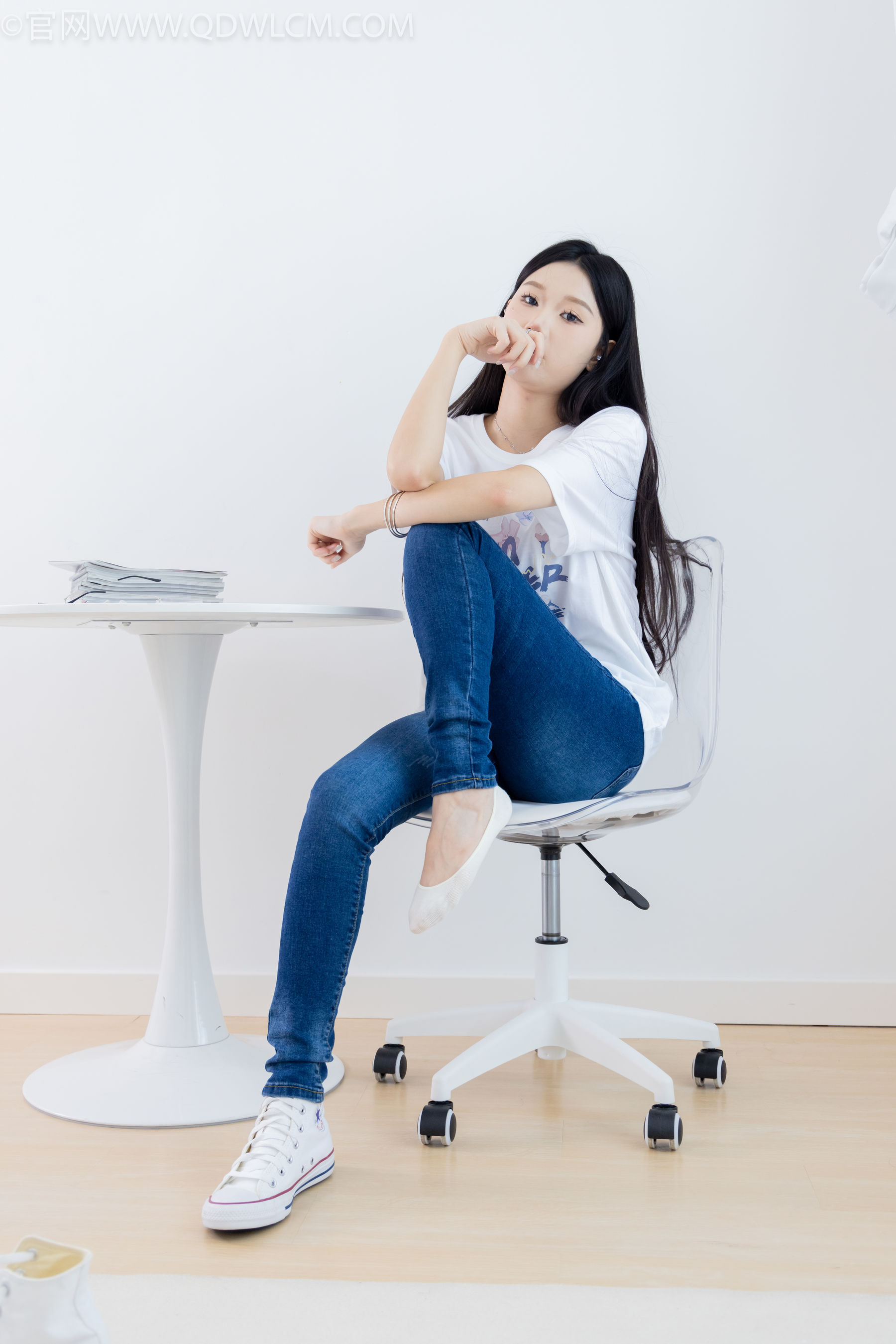 物恋传媒 No.2329 小竹 - 帆布鞋、白船袜、肚子疼揉肚子剧情/(158P)