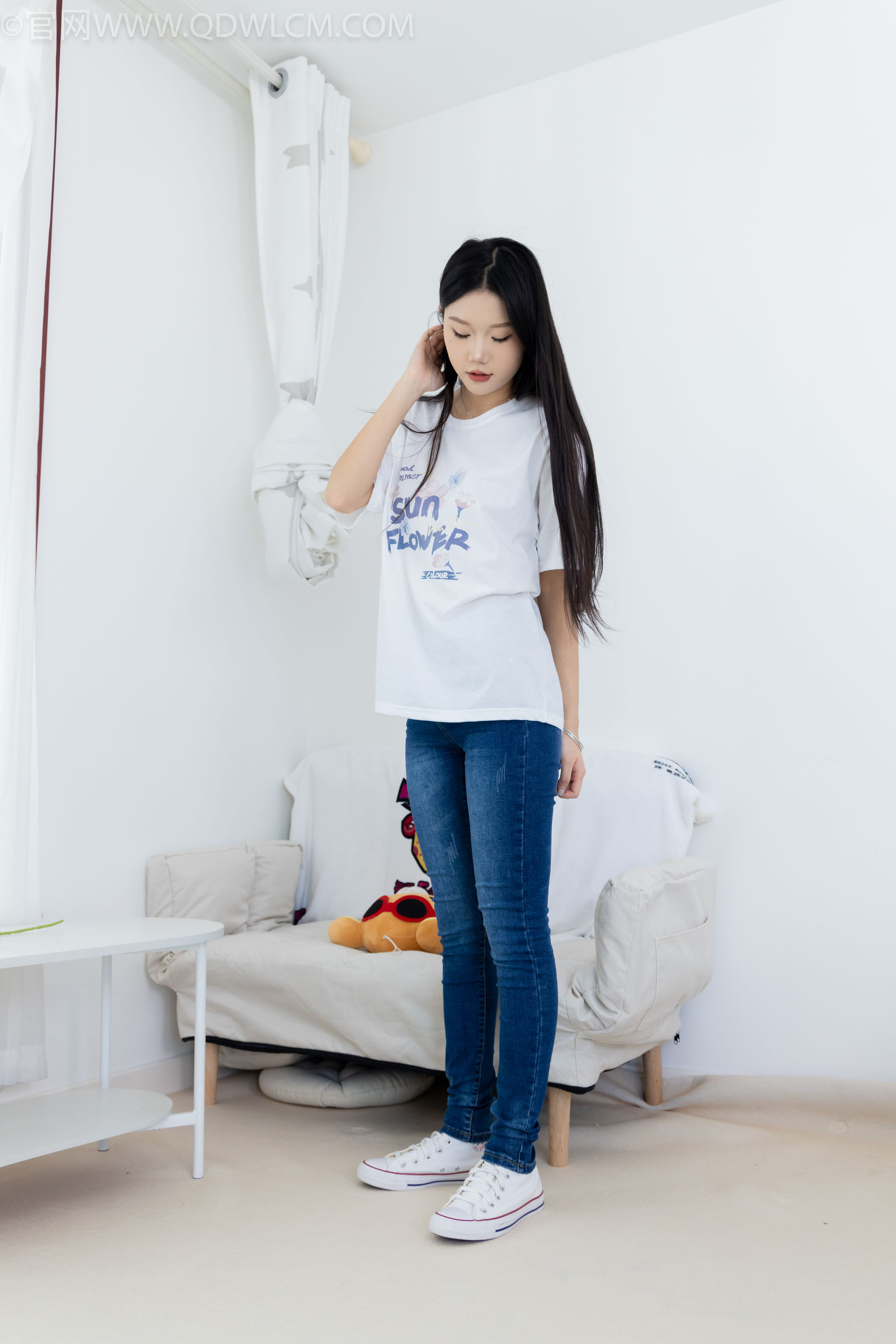 物恋传媒 No.2329 小竹 - 帆布鞋、白船袜、肚子疼揉肚子剧情/(158P)