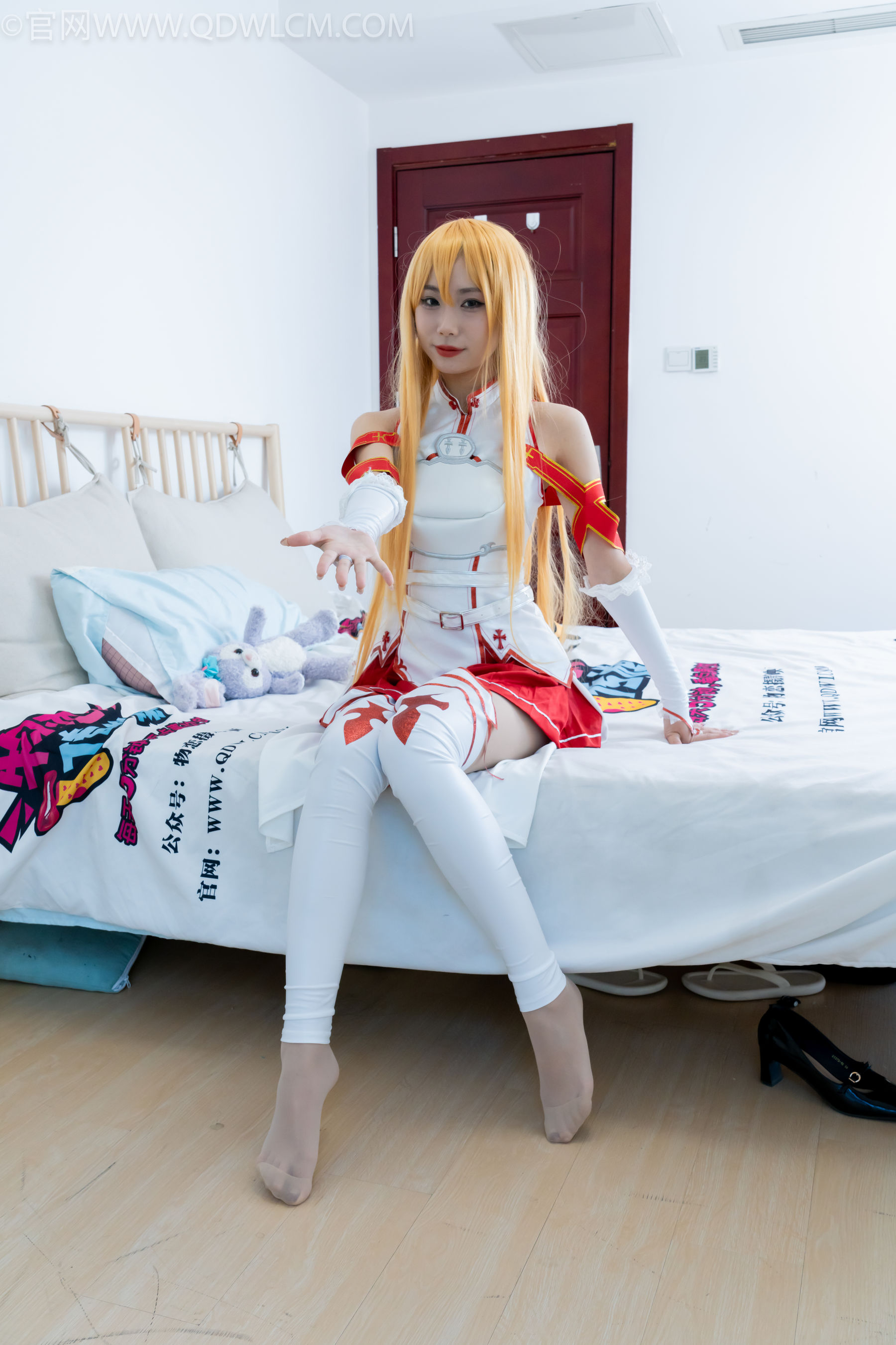 物恋传媒 No.2340 泡泡 - cos亚丝娜、长靴、袜套、薄肉丝/(156P)