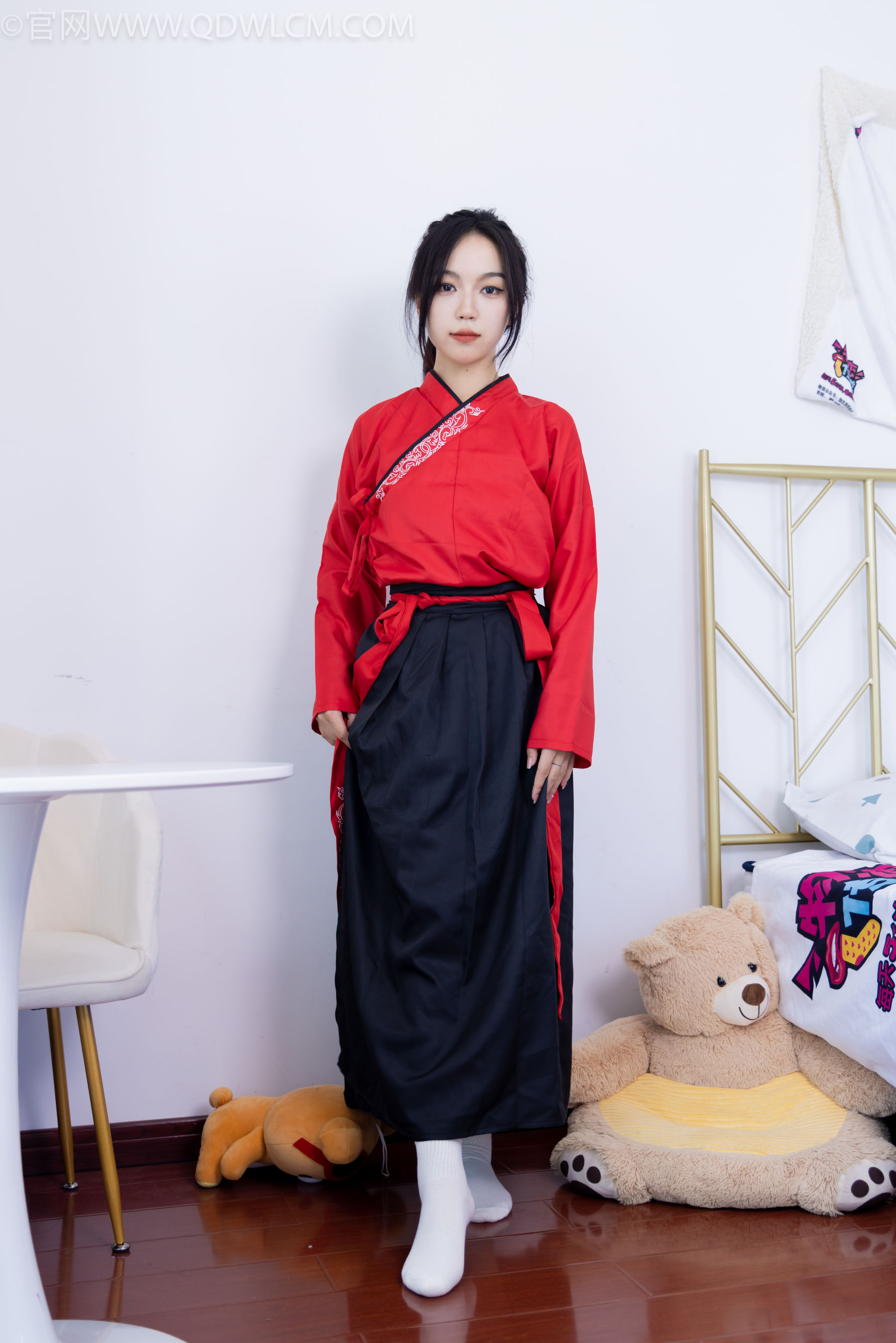 物恋传媒 No.2330 纱纱 - 汉服、皮鞋、白棉袜、薄肉丝/(219P)