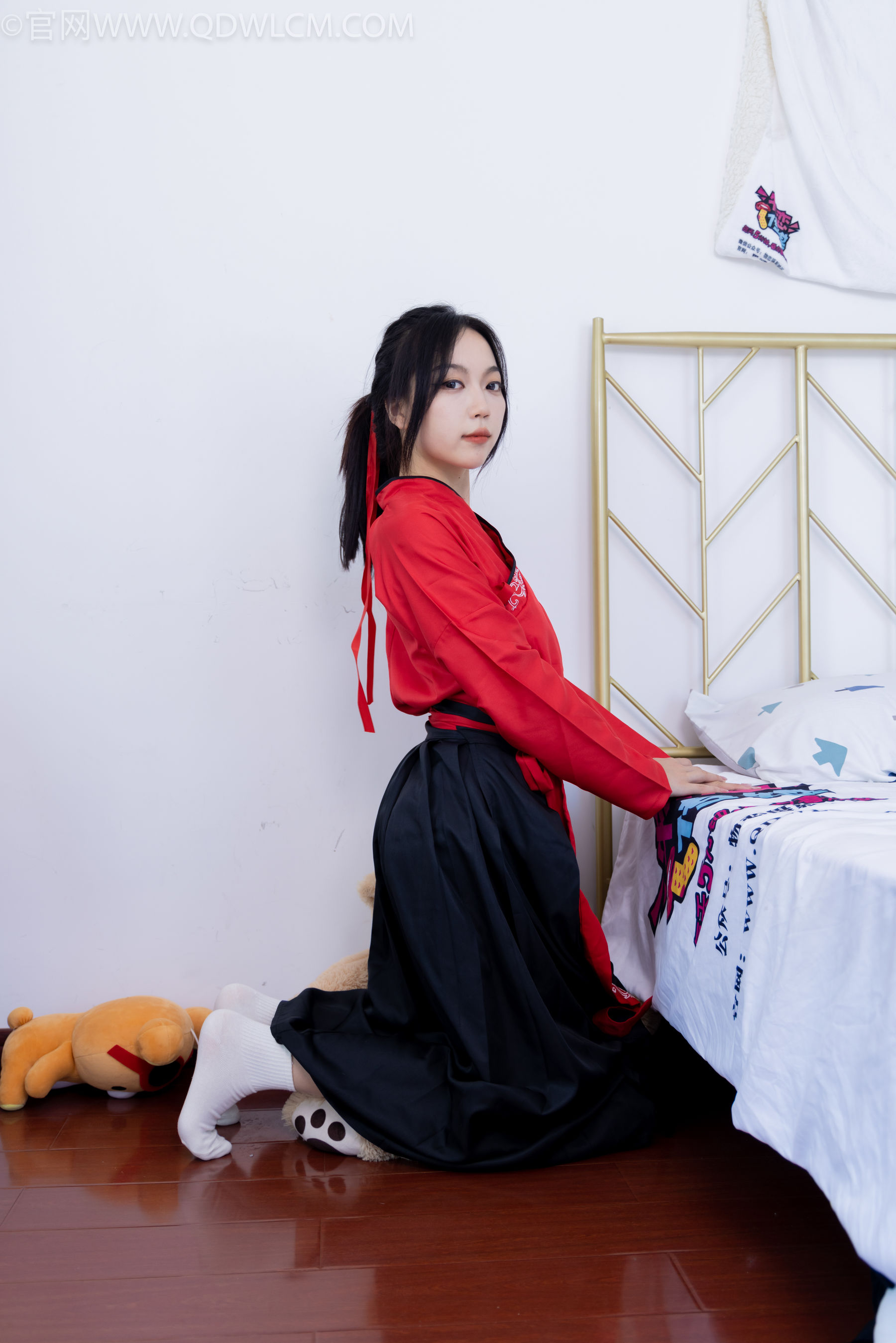 物恋传媒 No.2330 纱纱 - 汉服、皮鞋、白棉袜、薄肉丝/(219P)