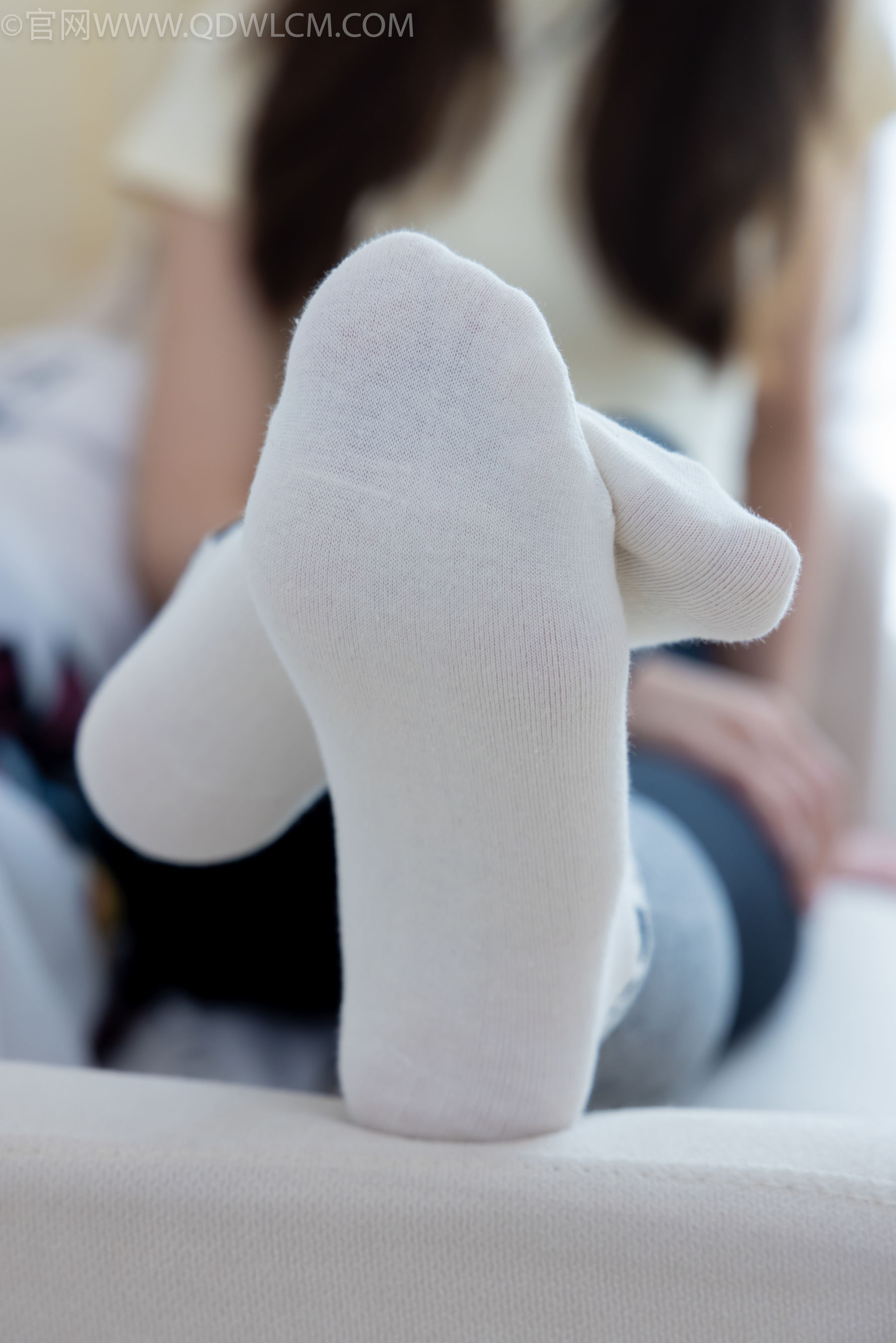 物恋传媒 No.2339 婷婷 - 长靴、白棉袜、裸足/(175P)