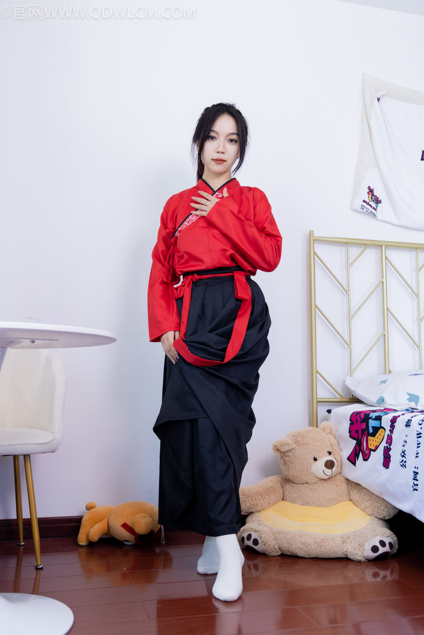 物恋传媒 No.2330 纱纱 - 汉服、皮鞋、白棉袜、薄肉丝/(219P)