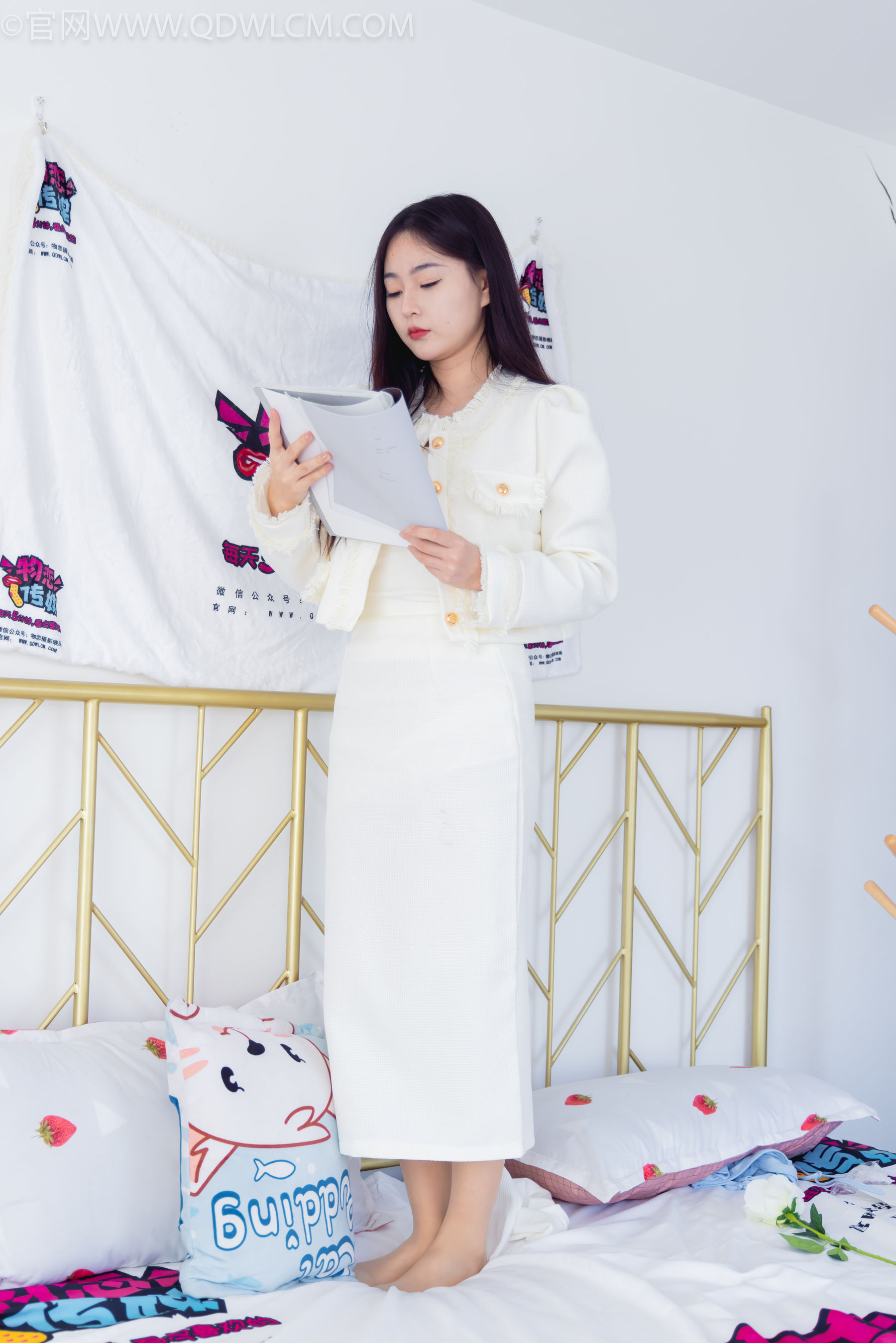 物恋传媒 No.2335 美兔 - 布鞋、长靴、白棉袜、薄肉丝/(227P)