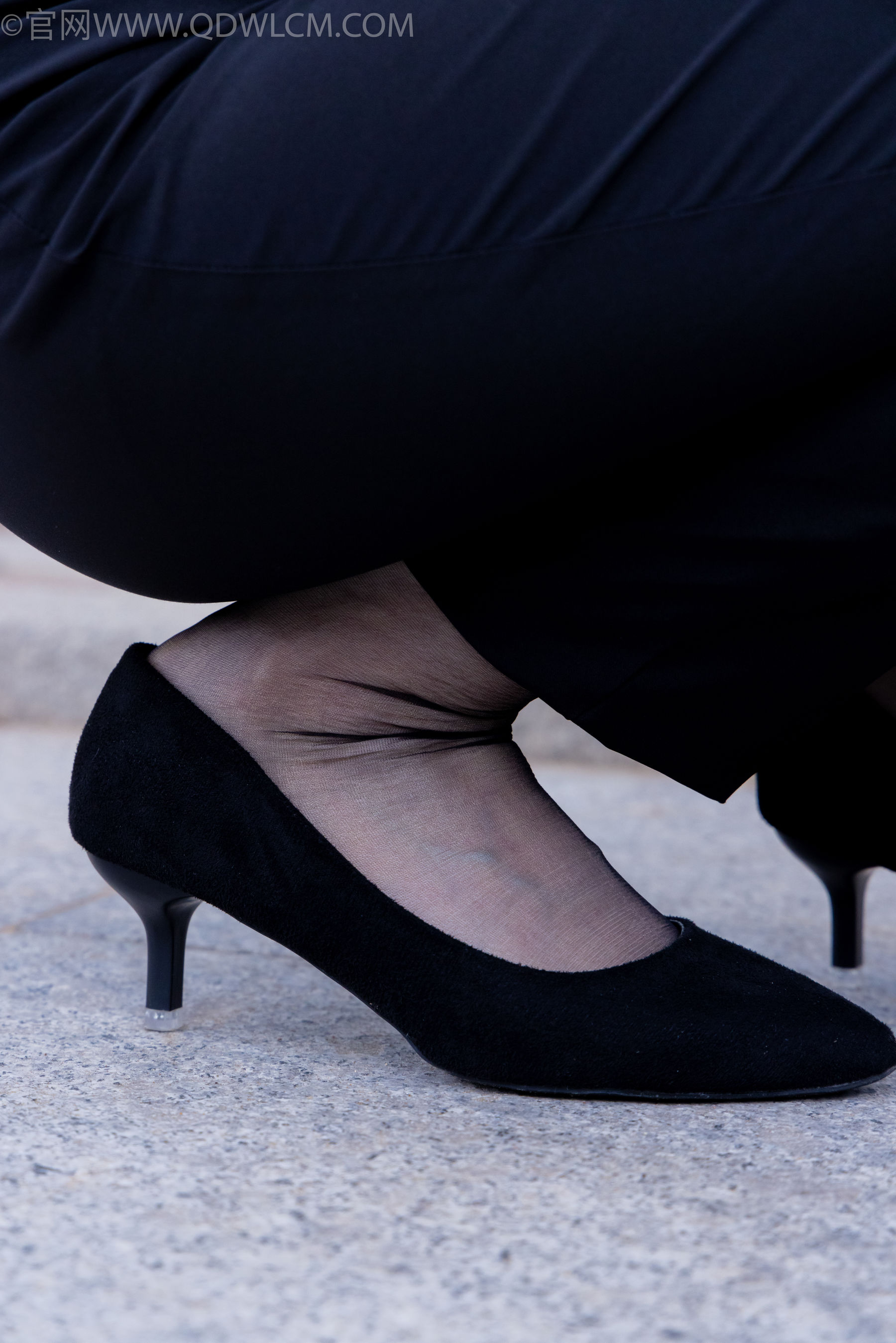 物恋传媒 No.2337 小酒 - 高跟鞋、短黑丝、短白丝/(315P)