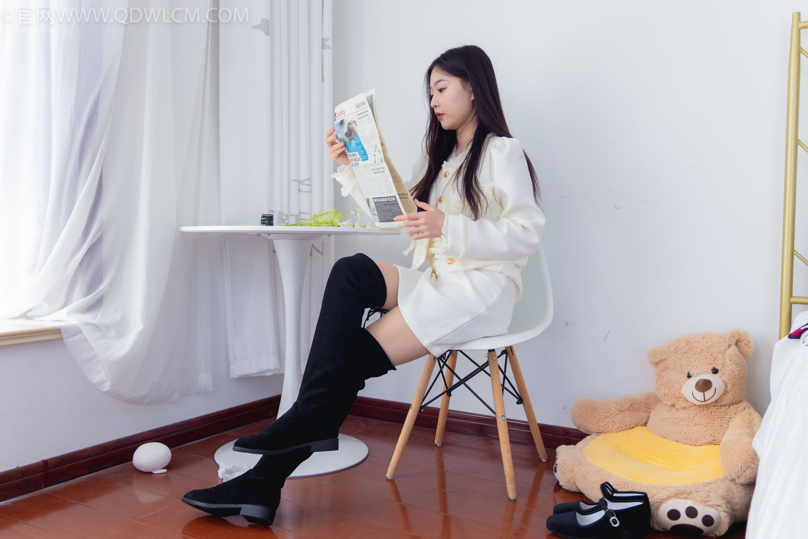 物恋传媒 No.2335 美兔 - 布鞋、长靴、白棉袜、薄肉丝/(227P)