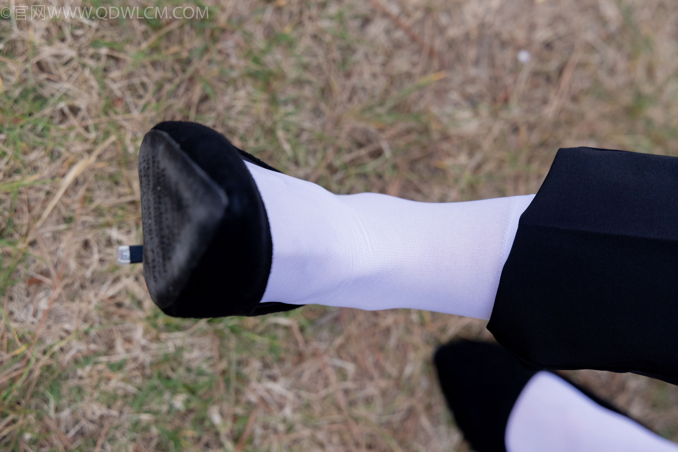 物恋传媒 No.2337 小酒 - 高跟鞋、短黑丝、短白丝/(315P)