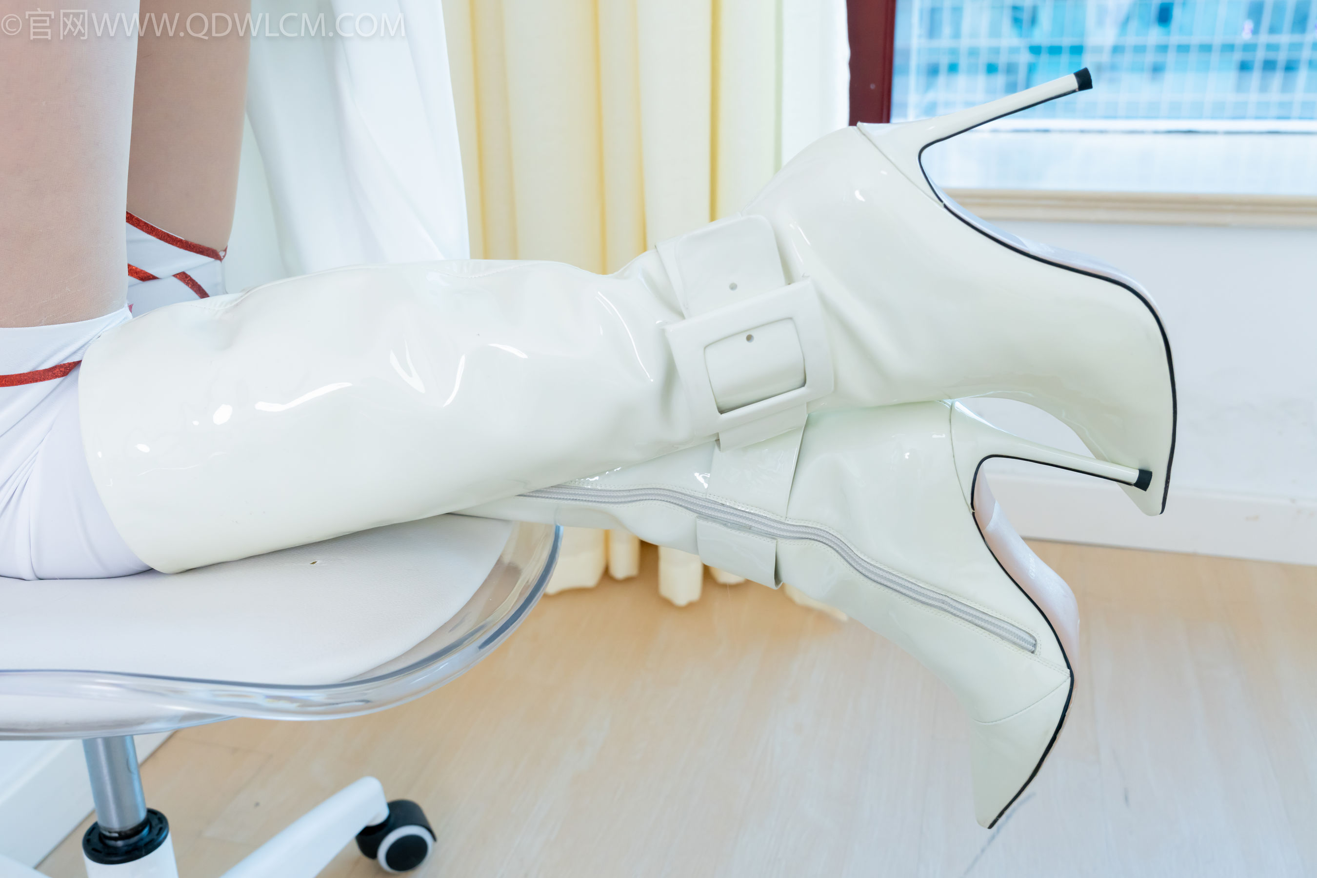 物恋传媒 No.2340 泡泡 - cos亚丝娜、长靴、袜套、薄肉丝/(156P)