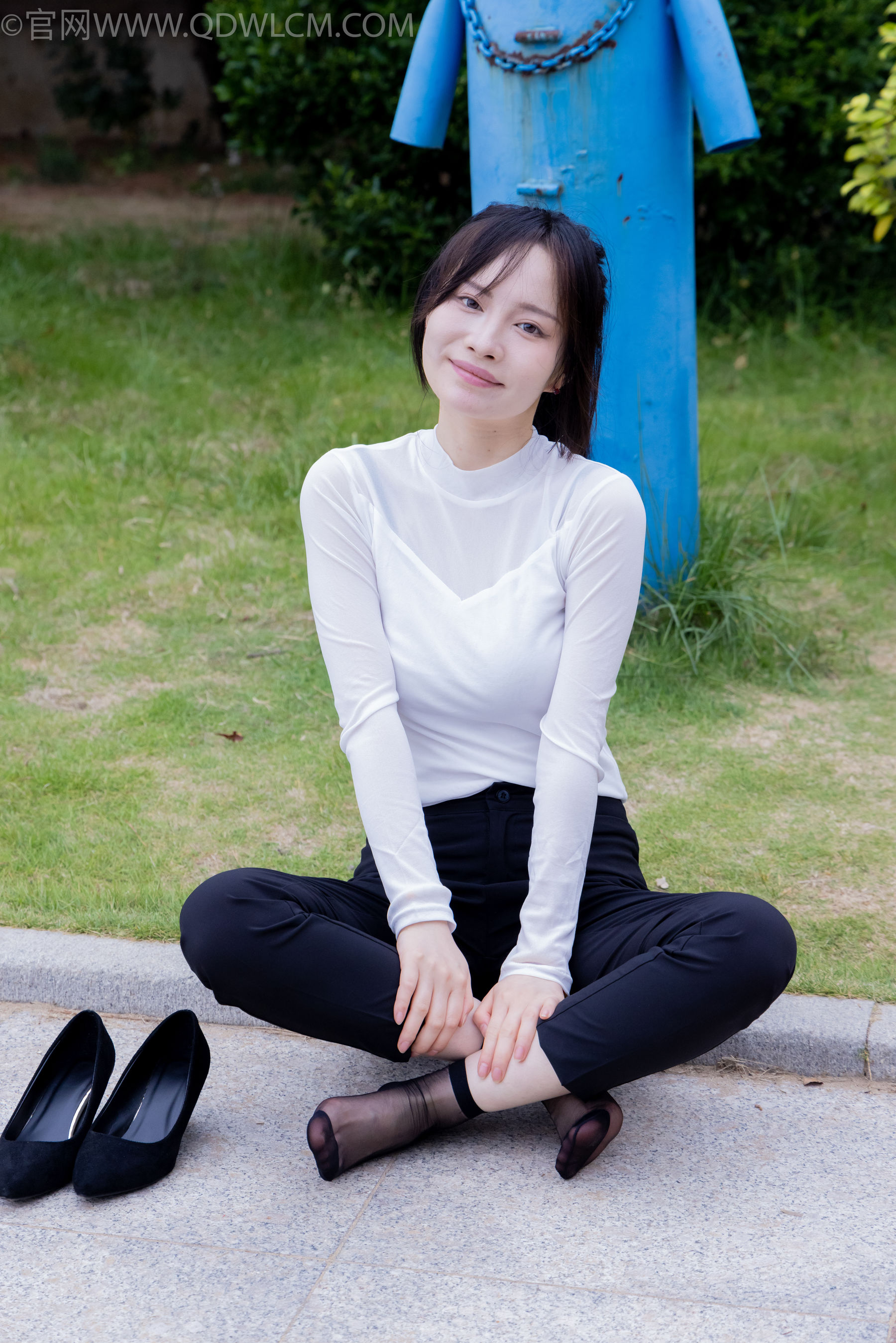 物恋传媒 No.2337 小酒 - 高跟鞋、短黑丝、短白丝/(315P)