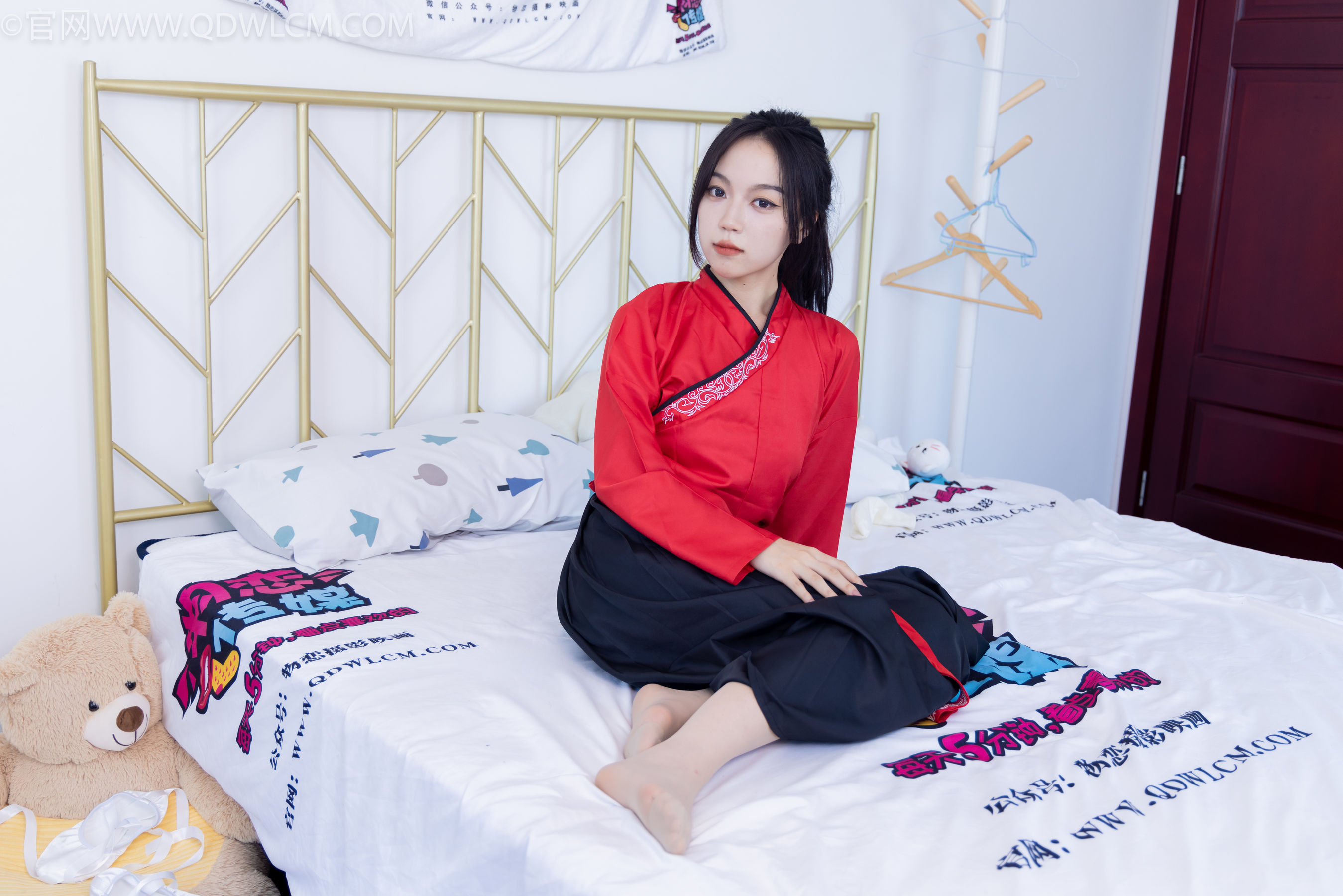 物恋传媒 No.2330 纱纱 - 汉服、皮鞋、白棉袜、薄肉丝/(219P)