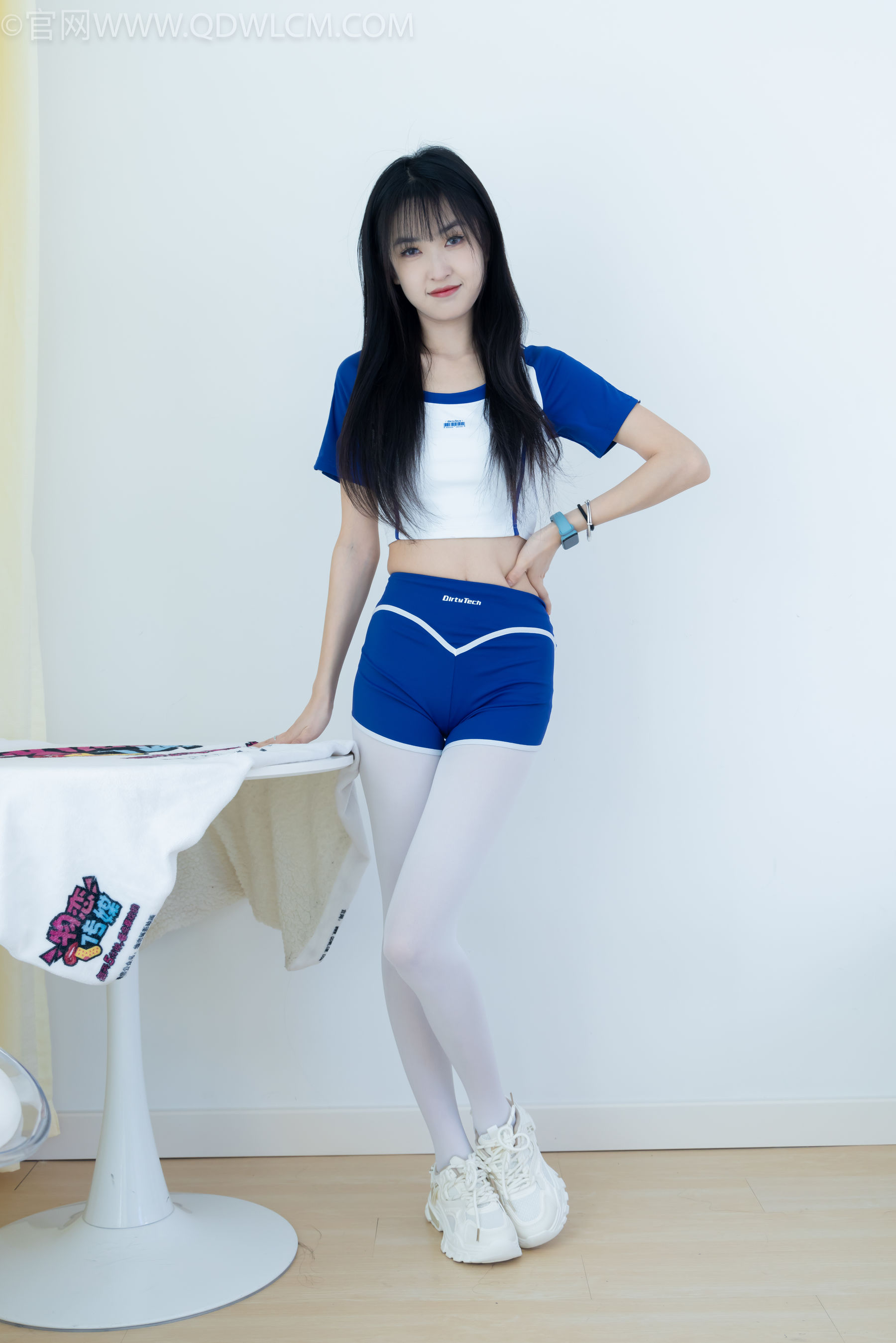 物恋传媒 No.2334 嘉木 - 运动鞋、厚白丝、裸足、裸足/(242P)