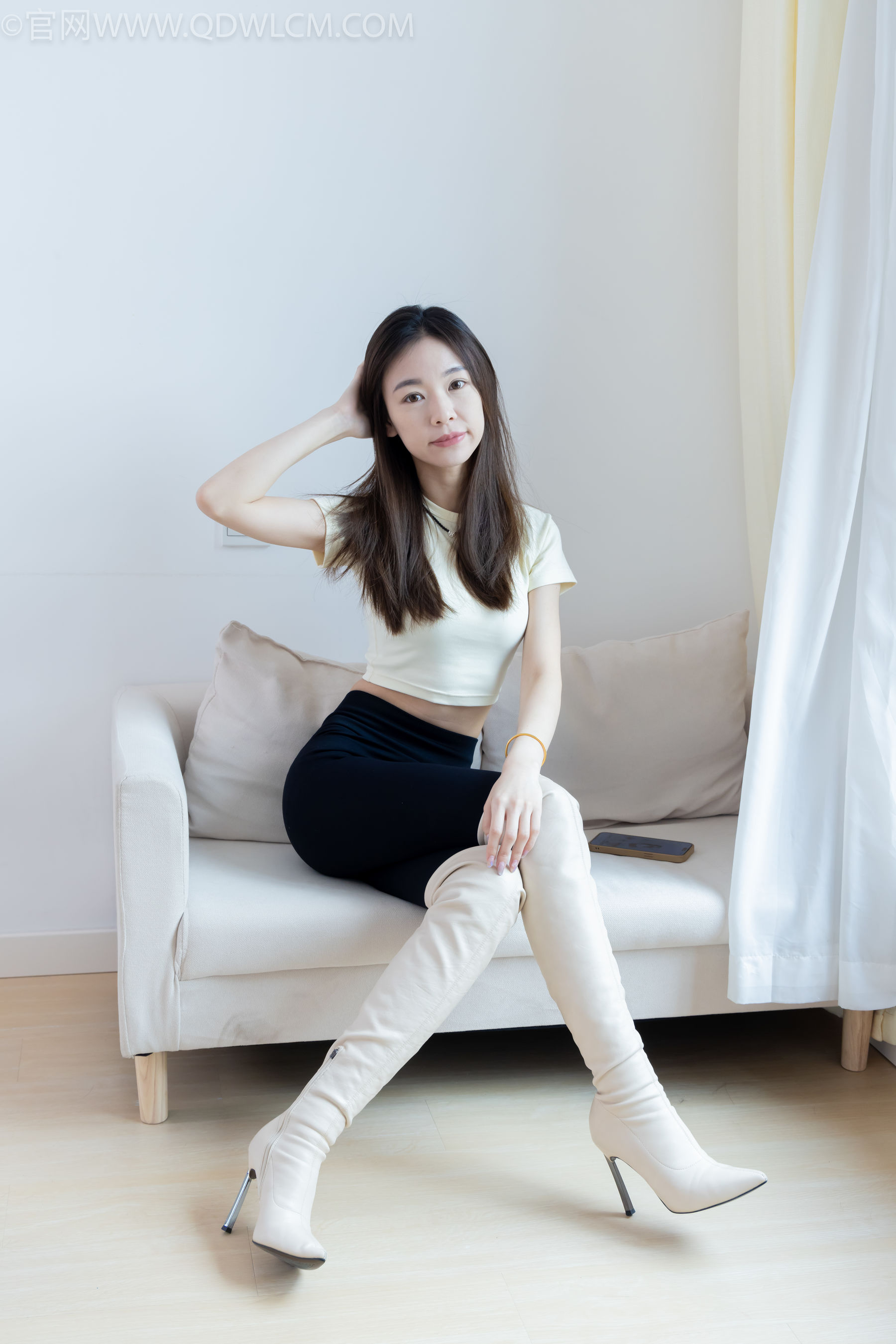 物恋传媒 No.2339 婷婷 - 长靴、白棉袜、裸足/(175P)