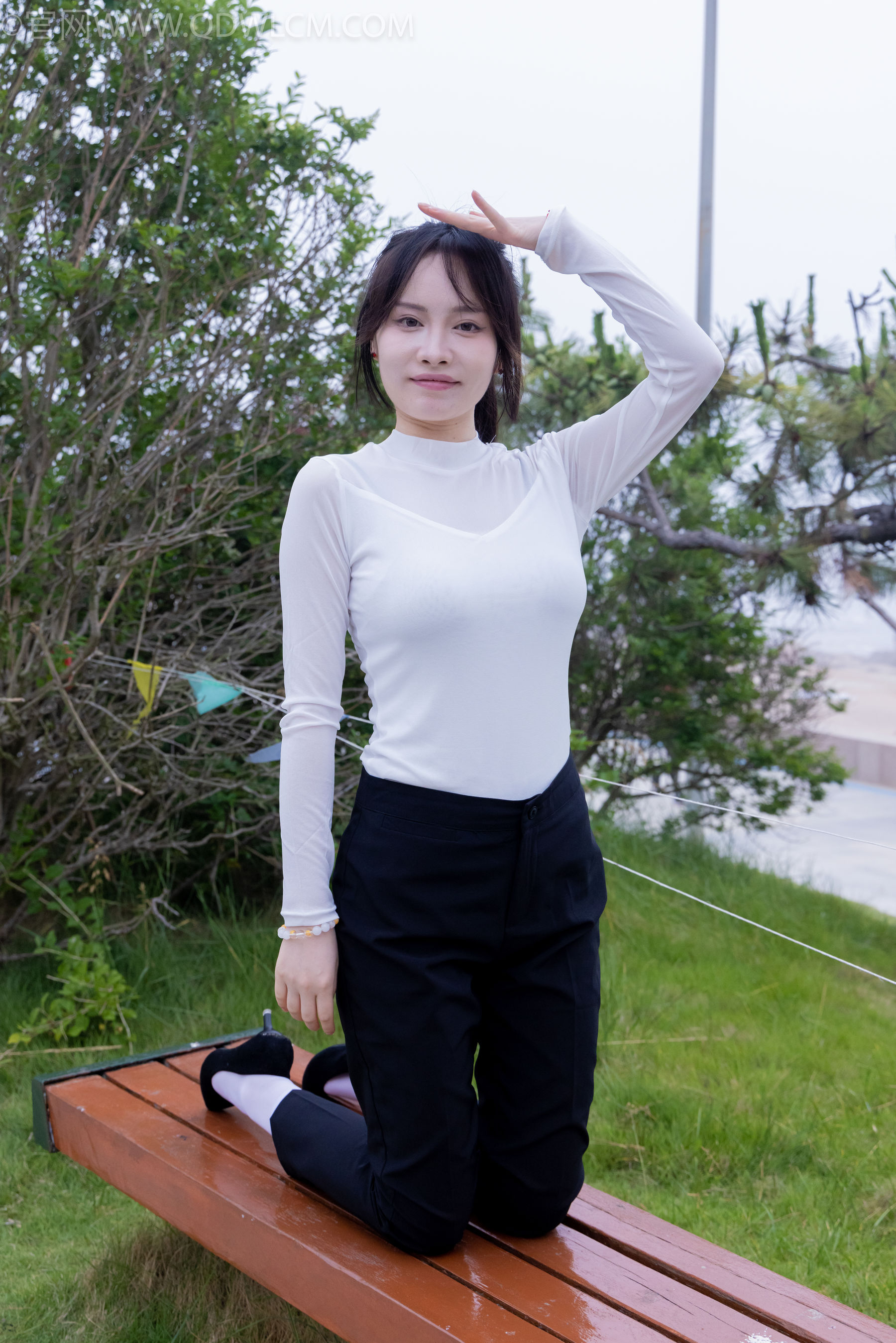 物恋传媒 No.2337 小酒 - 高跟鞋、短黑丝、短白丝/(315P)