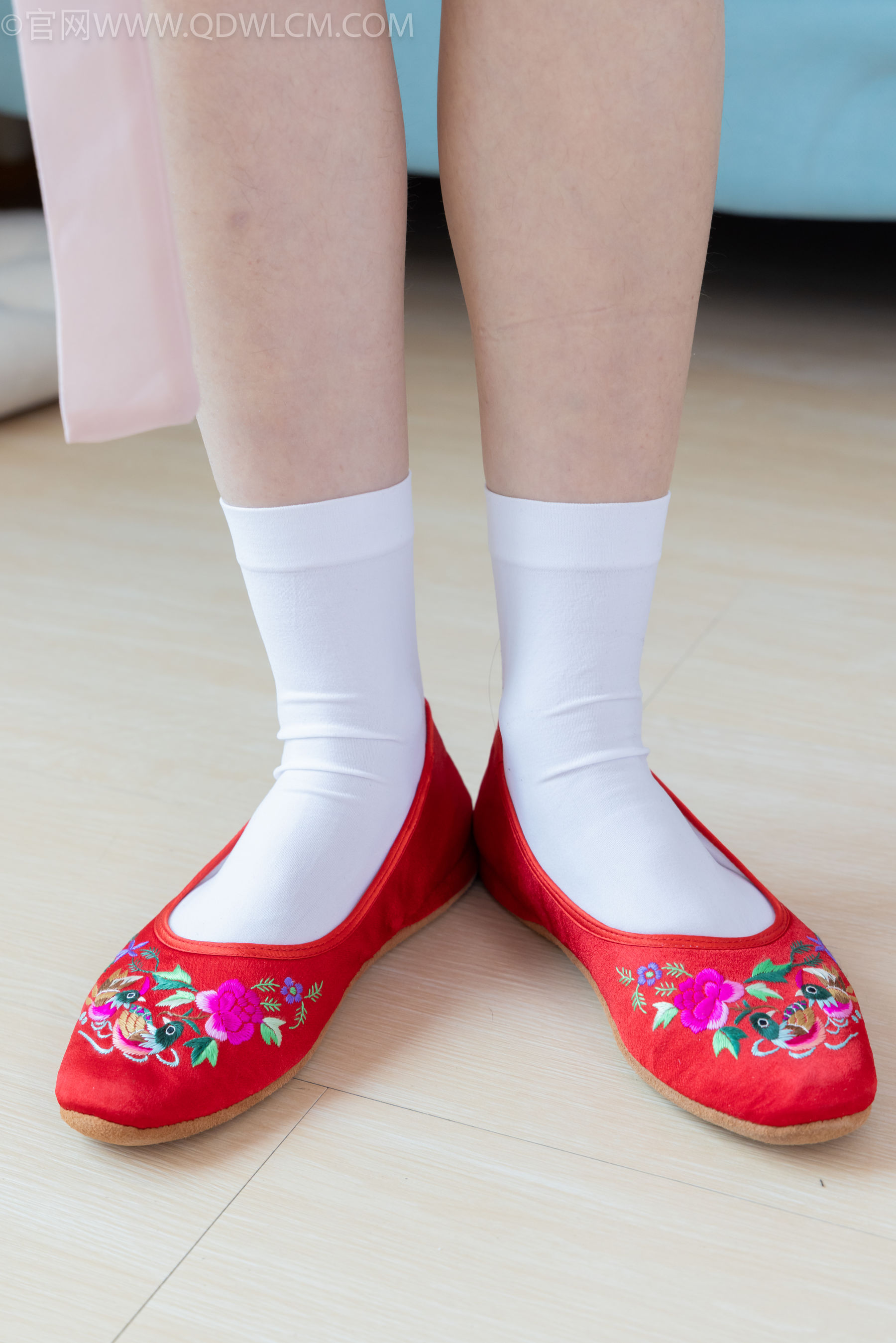 物恋传媒 No.2328 绒绒 - 汉服、布鞋、白棉袜、红色船袜/(174P)