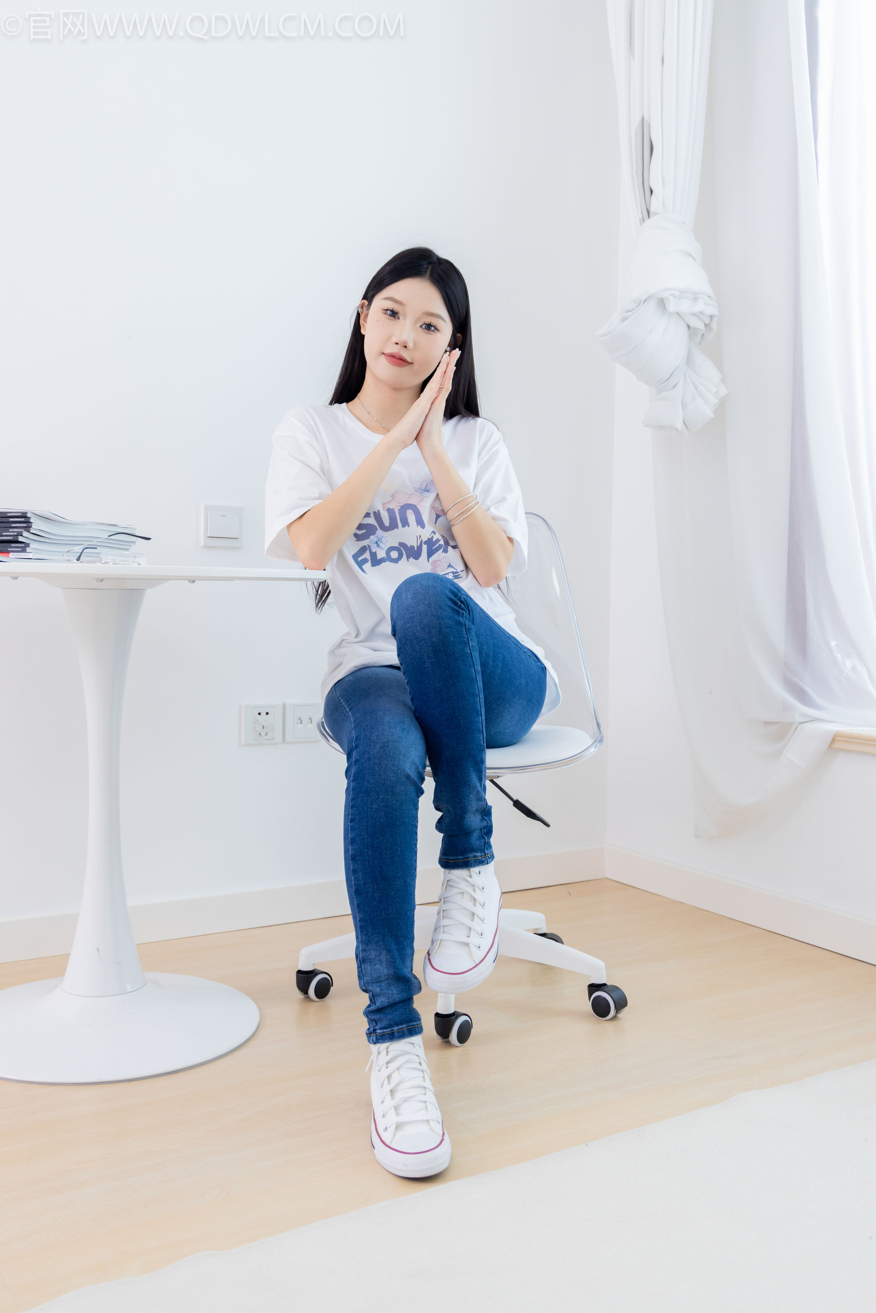 物恋传媒 No.2329 小竹 - 帆布鞋、白船袜、肚子疼揉肚子剧情/(158P)