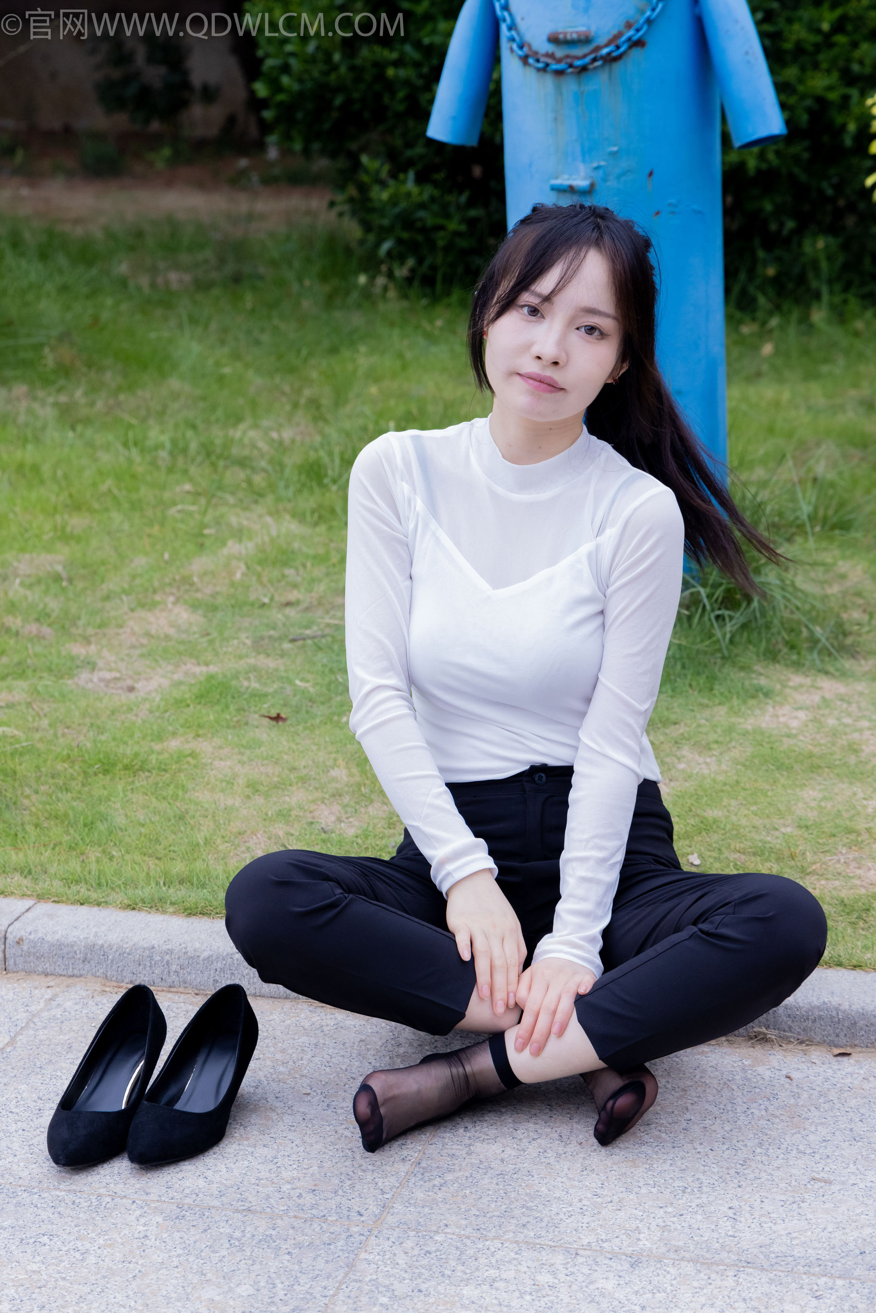 物恋传媒 No.2337 小酒 - 高跟鞋、短黑丝、短白丝/(315P)