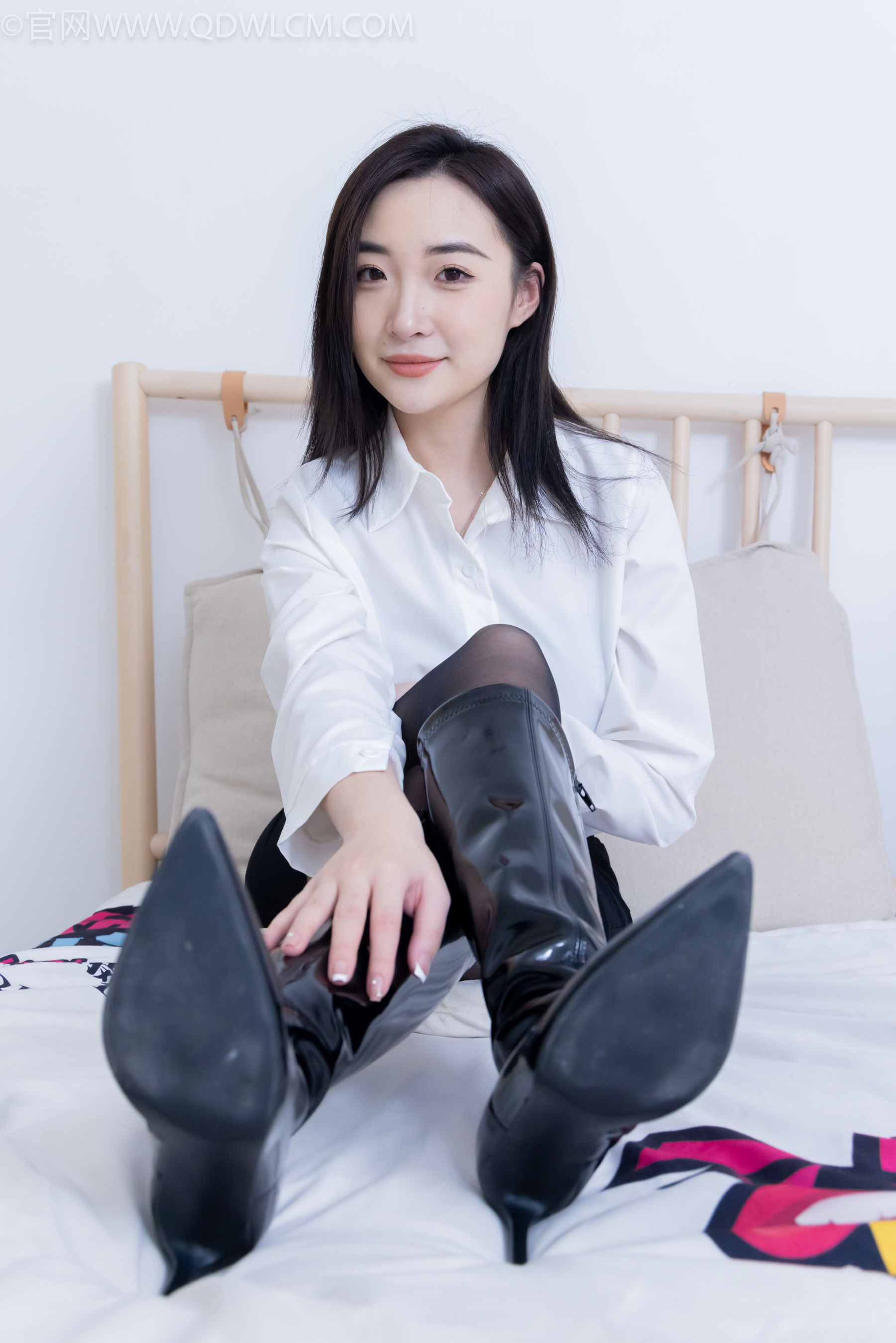 物恋传媒 No.2333 恬恬 - 长靴、薄黑丝、长靴/(236P)