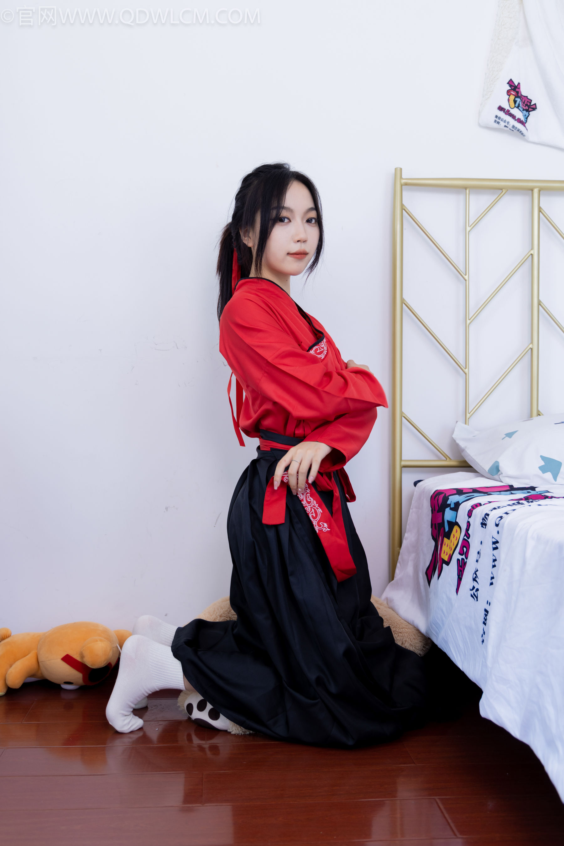 物恋传媒 No.2330 纱纱 - 汉服、皮鞋、白棉袜、薄肉丝/(219P)