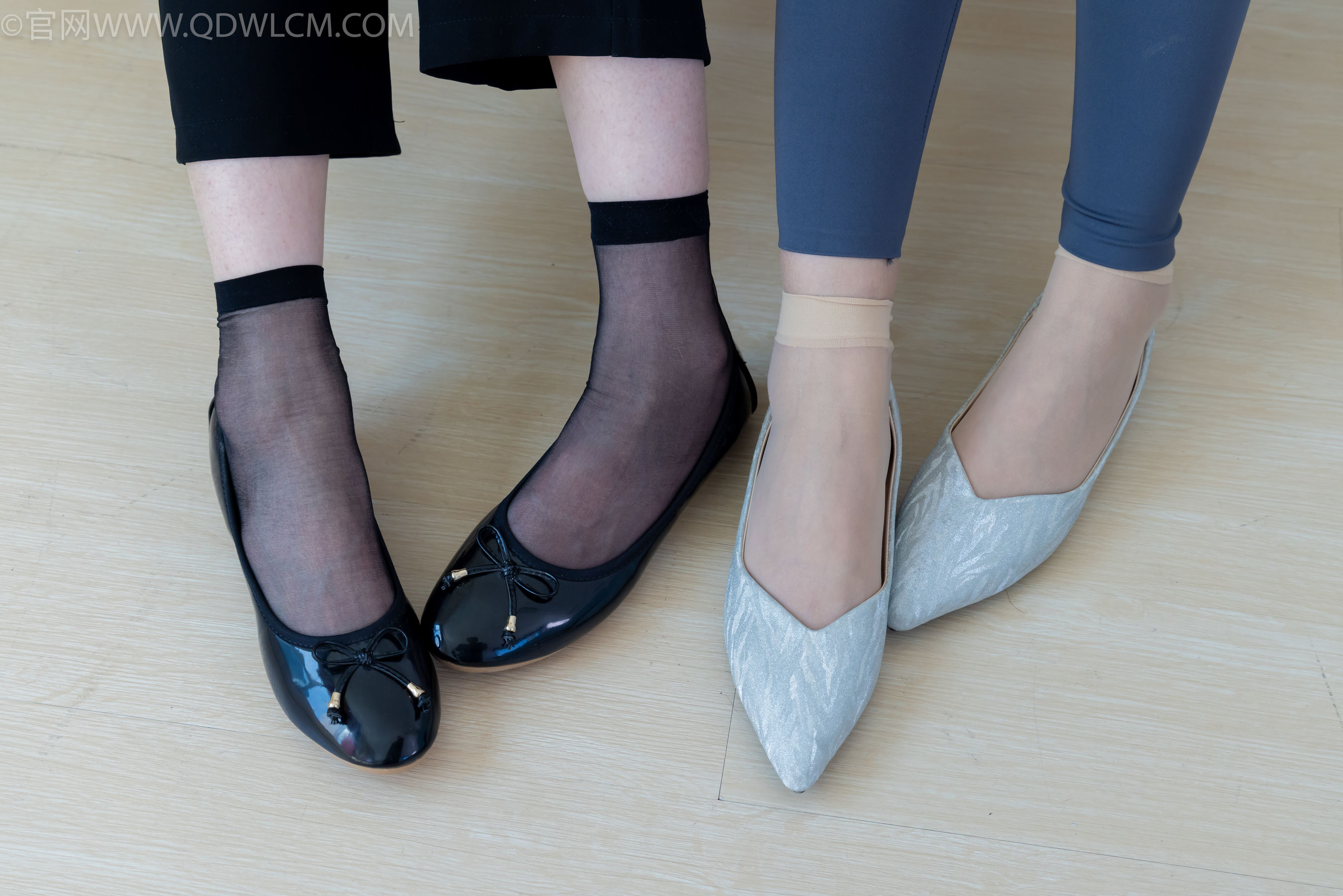 物恋传媒 No.2338 菜菜&岚岚 - 两双平底鞋、短黑丝、短肉丝/(169P)