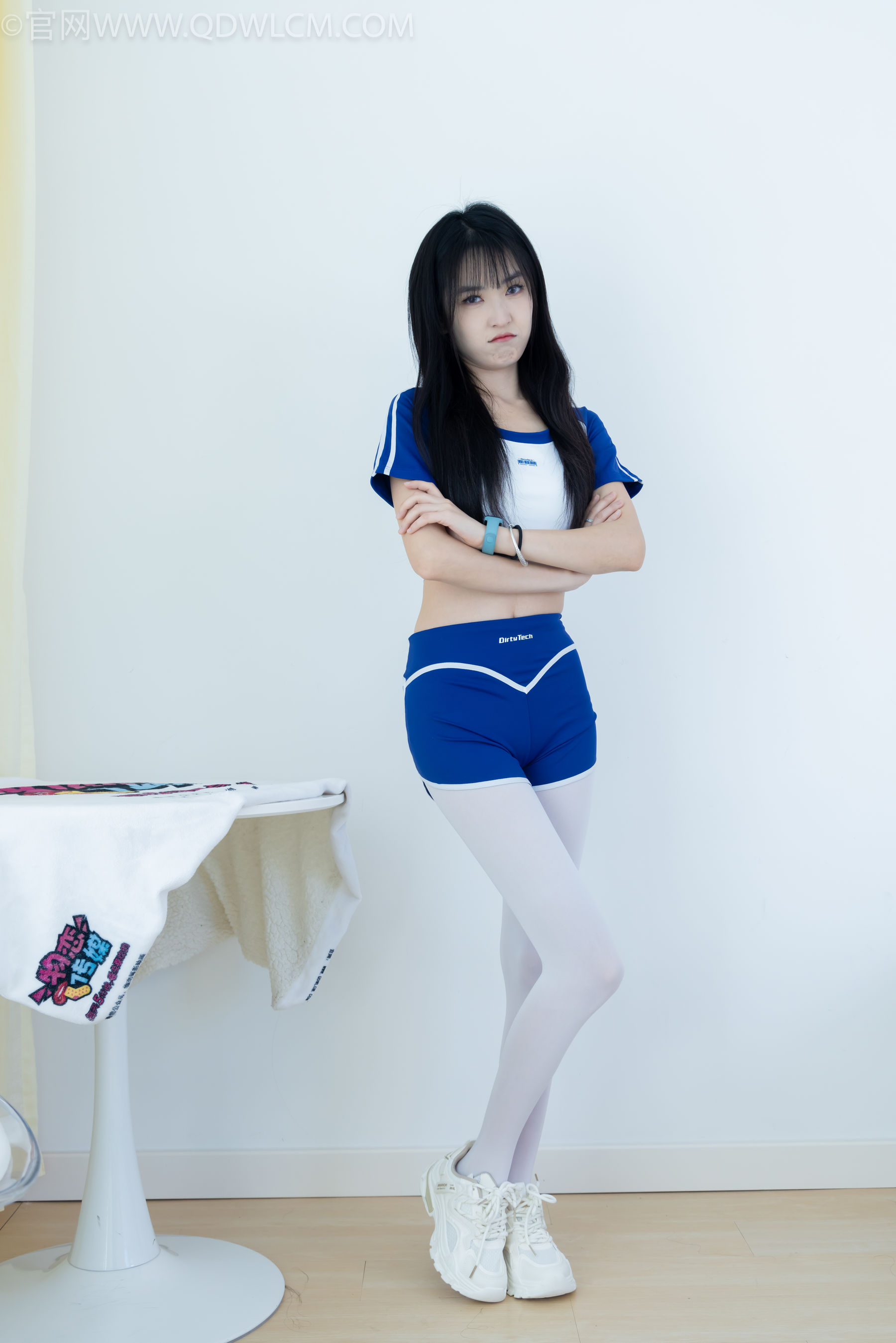 物恋传媒 No.2334 嘉木 - 运动鞋、厚白丝、裸足、裸足/(242P)