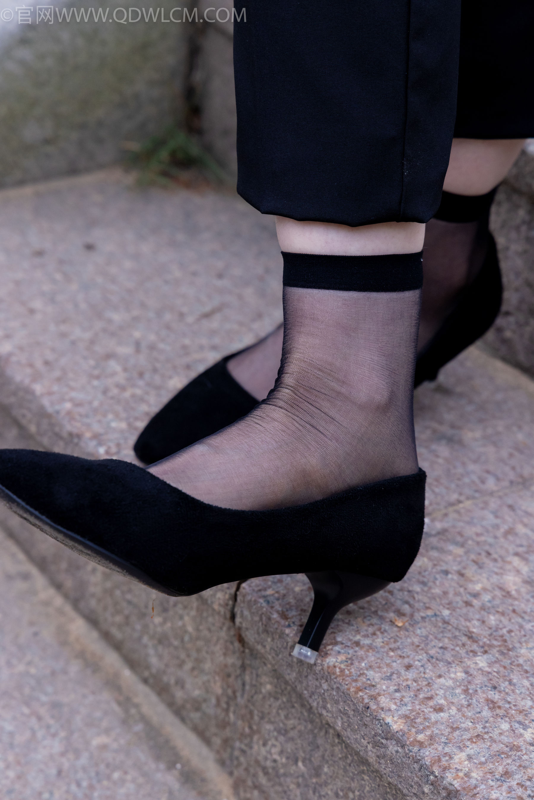 物恋传媒 No.2337 小酒 - 高跟鞋、短黑丝、短白丝/(315P)