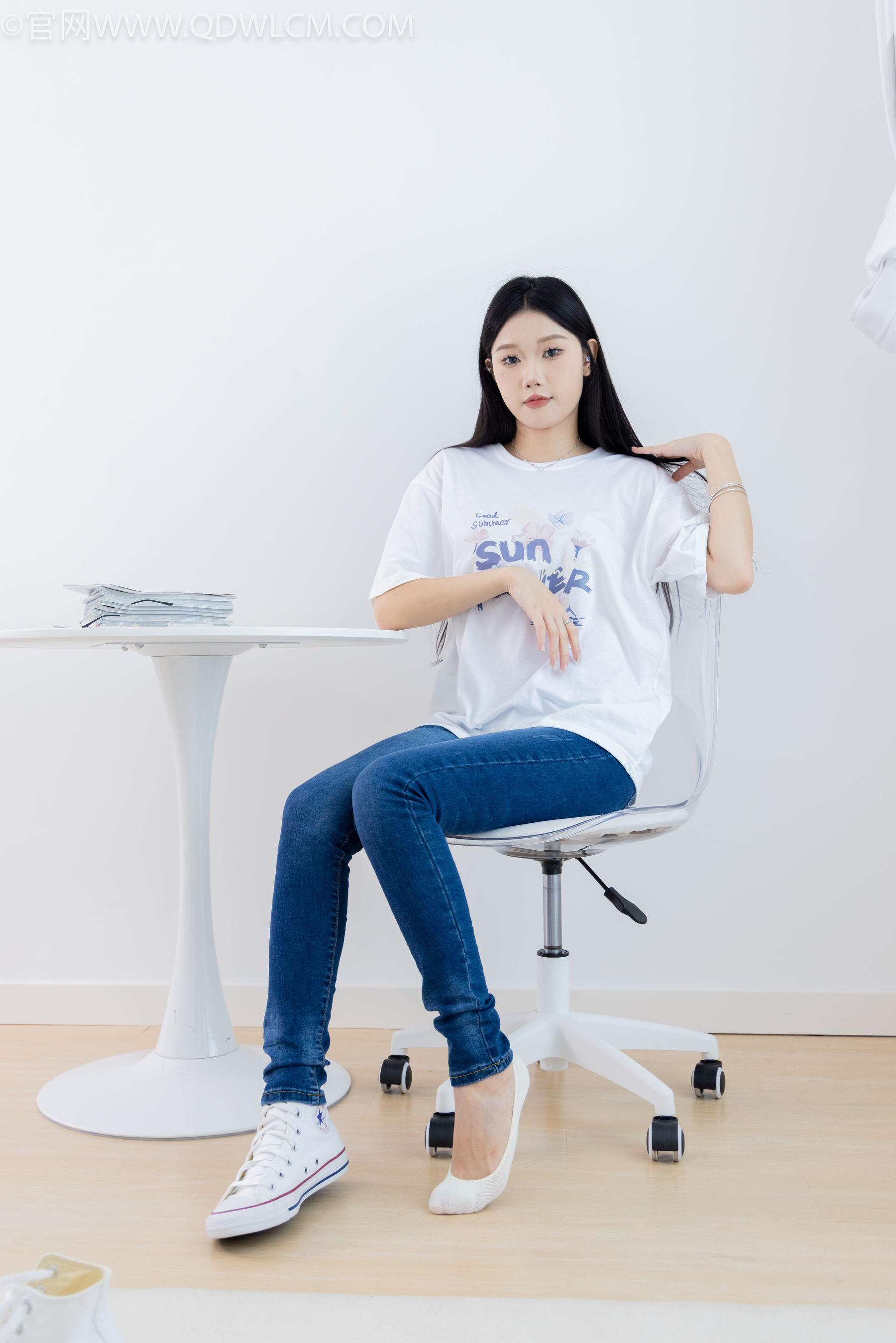 物恋传媒 No.2329 小竹 - 帆布鞋、白船袜、肚子疼揉肚子剧情/(158P)