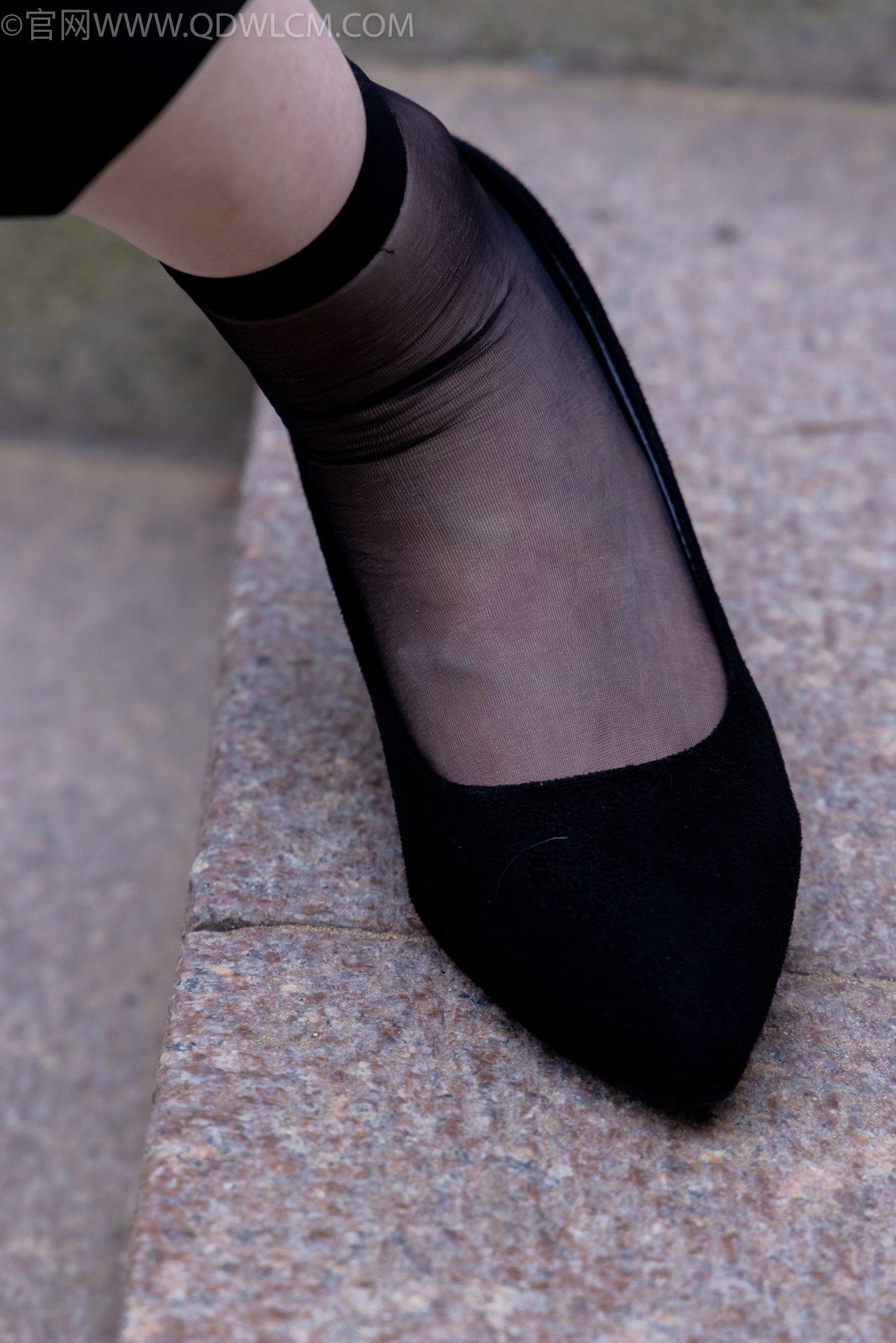 物恋传媒 No.2337 小酒 - 高跟鞋、短黑丝、短白丝/(315P)