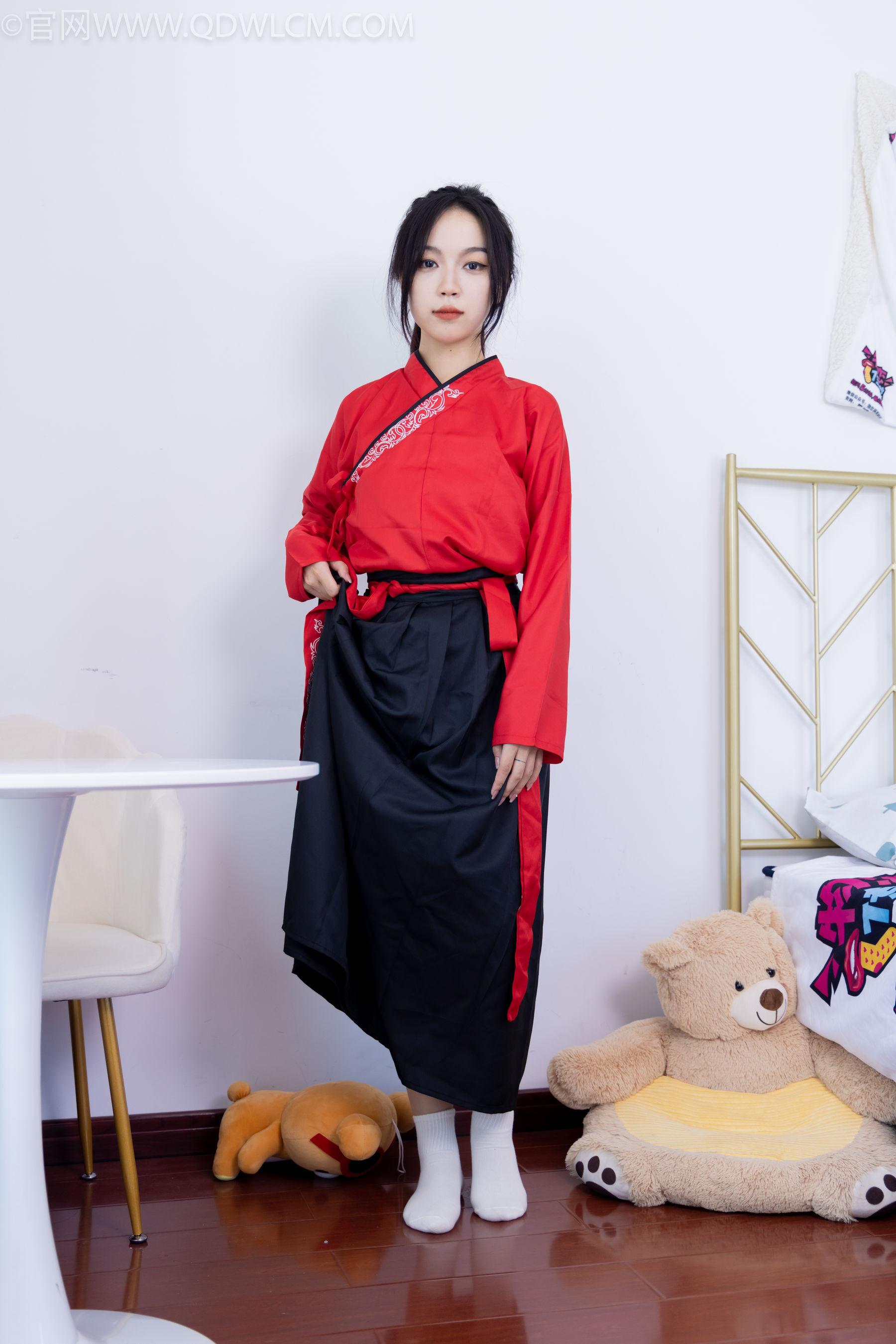 物恋传媒 No.2330 纱纱 - 汉服、皮鞋、白棉袜、薄肉丝/(219P)