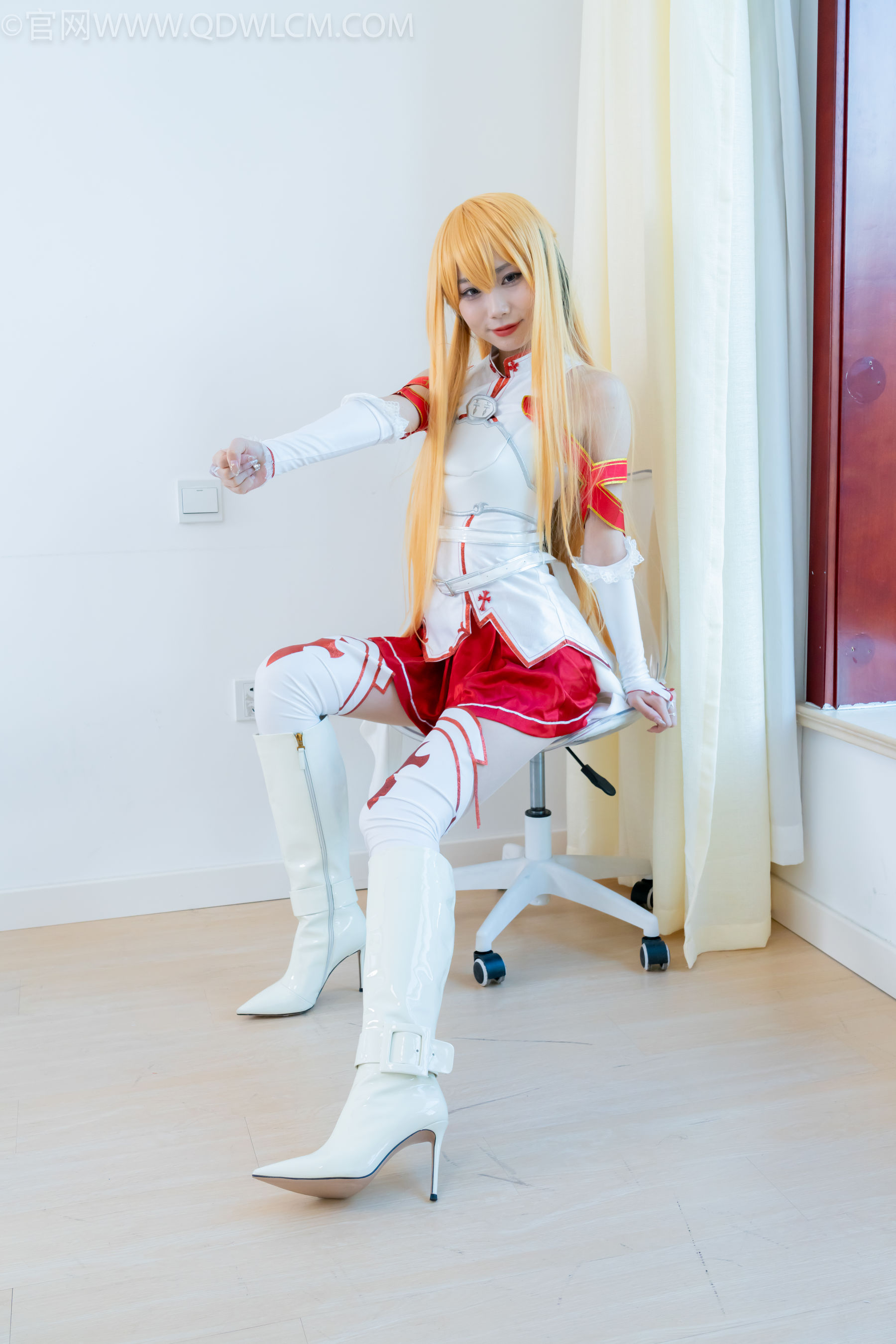 物恋传媒 No.2340 泡泡 - cos亚丝娜、长靴、袜套、薄肉丝/(156P)