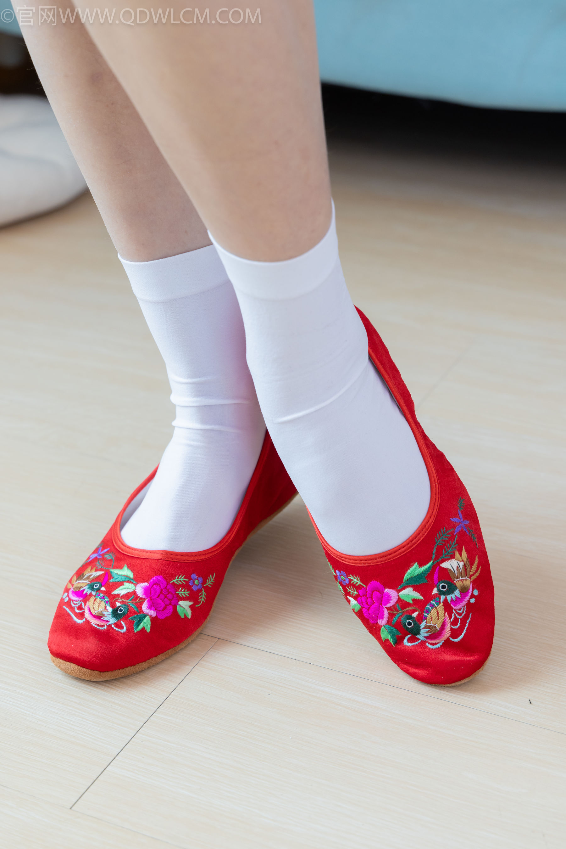 物恋传媒 No.2328 绒绒 - 汉服、布鞋、白棉袜、红色船袜/(174P)