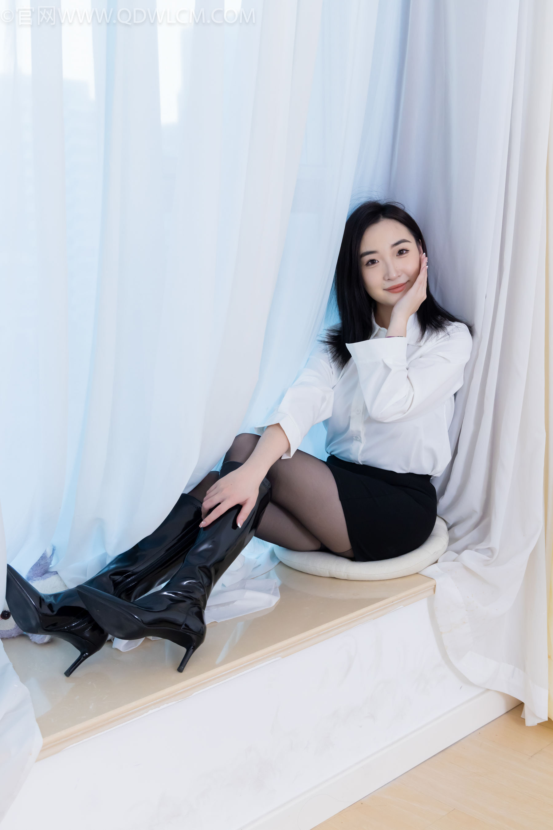 物恋传媒 No.2333 恬恬 - 长靴、薄黑丝、长靴/(236P)