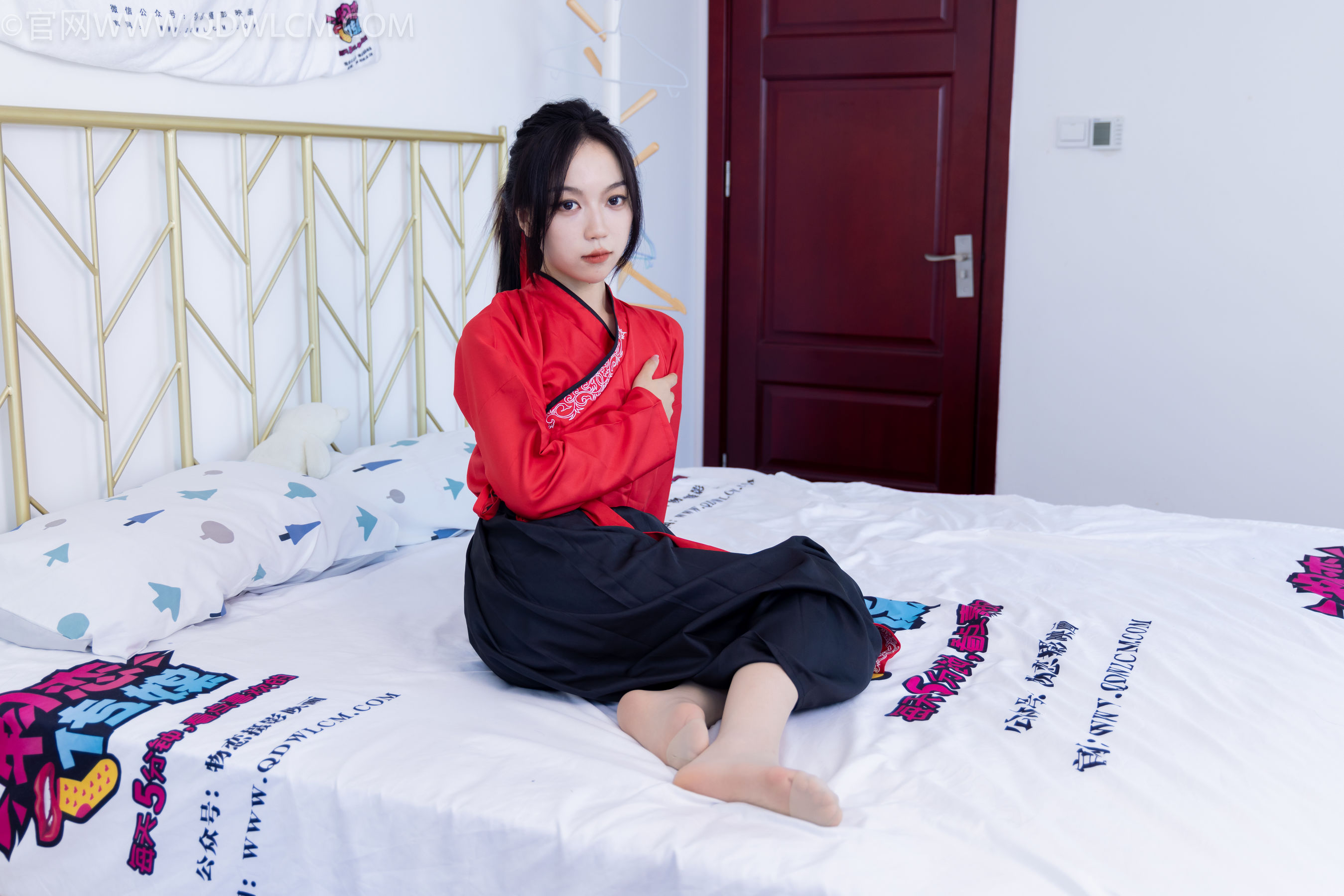 物恋传媒 No.2330 纱纱 - 汉服、皮鞋、白棉袜、薄肉丝/(219P)