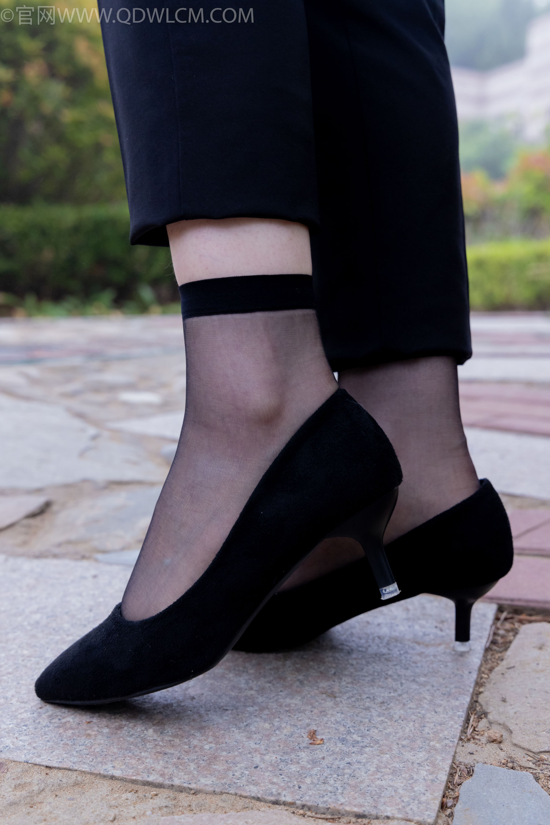 物恋传媒 No.2337 小酒 - 高跟鞋、短黑丝、短白丝/(315P)