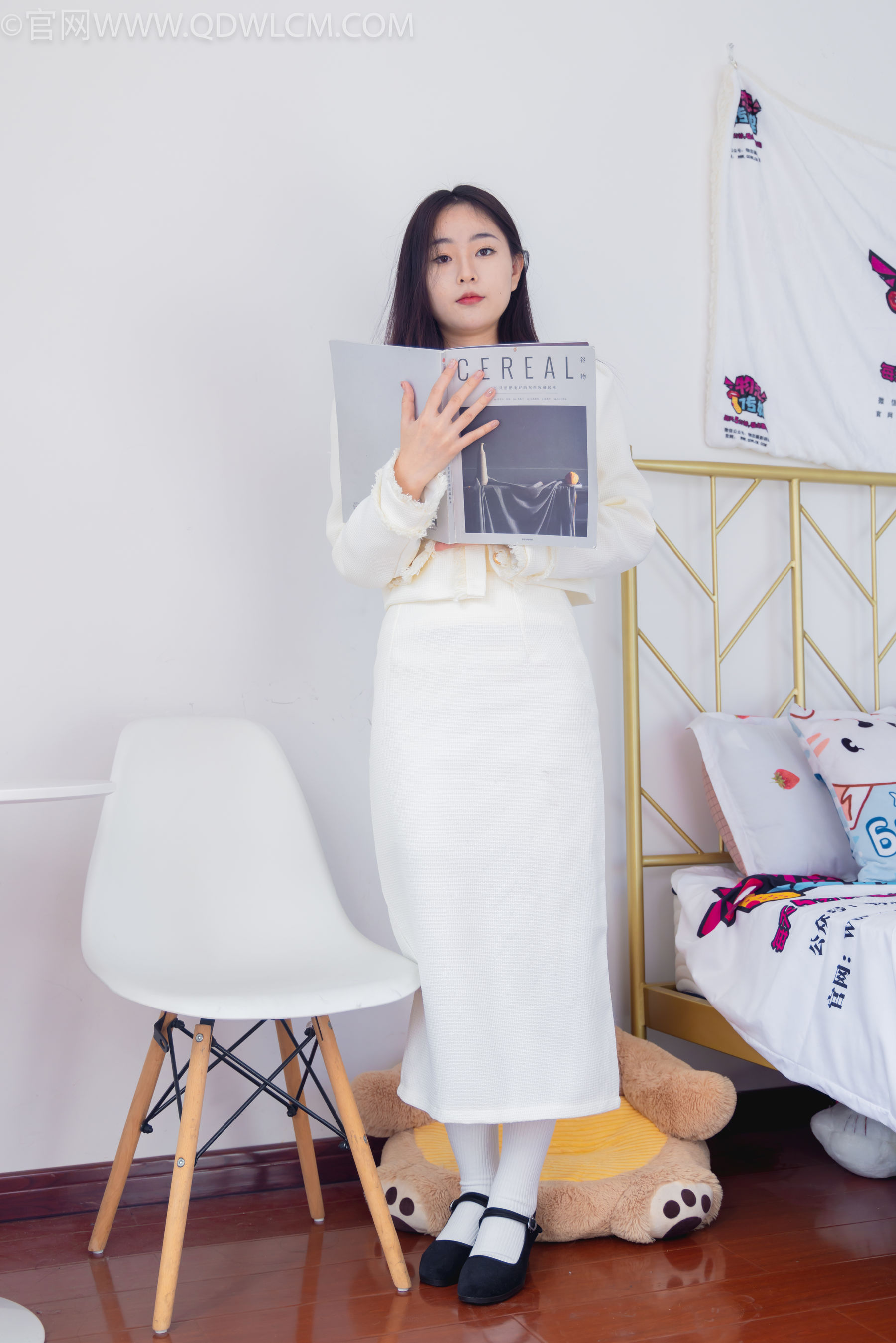 物恋传媒 No.2335 美兔 - 布鞋、长靴、白棉袜、薄肉丝/(227P)